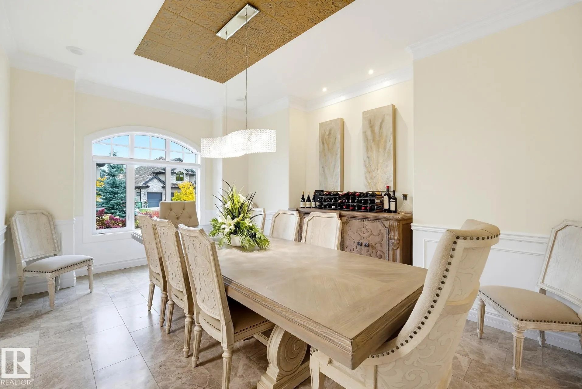 3 KINGSMEADE Crescent