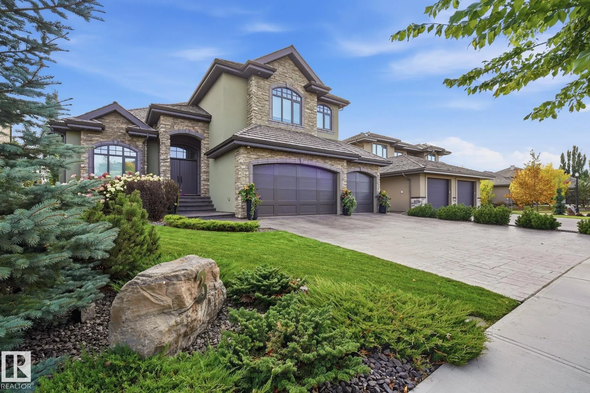 3 KINGSMEADE Crescent