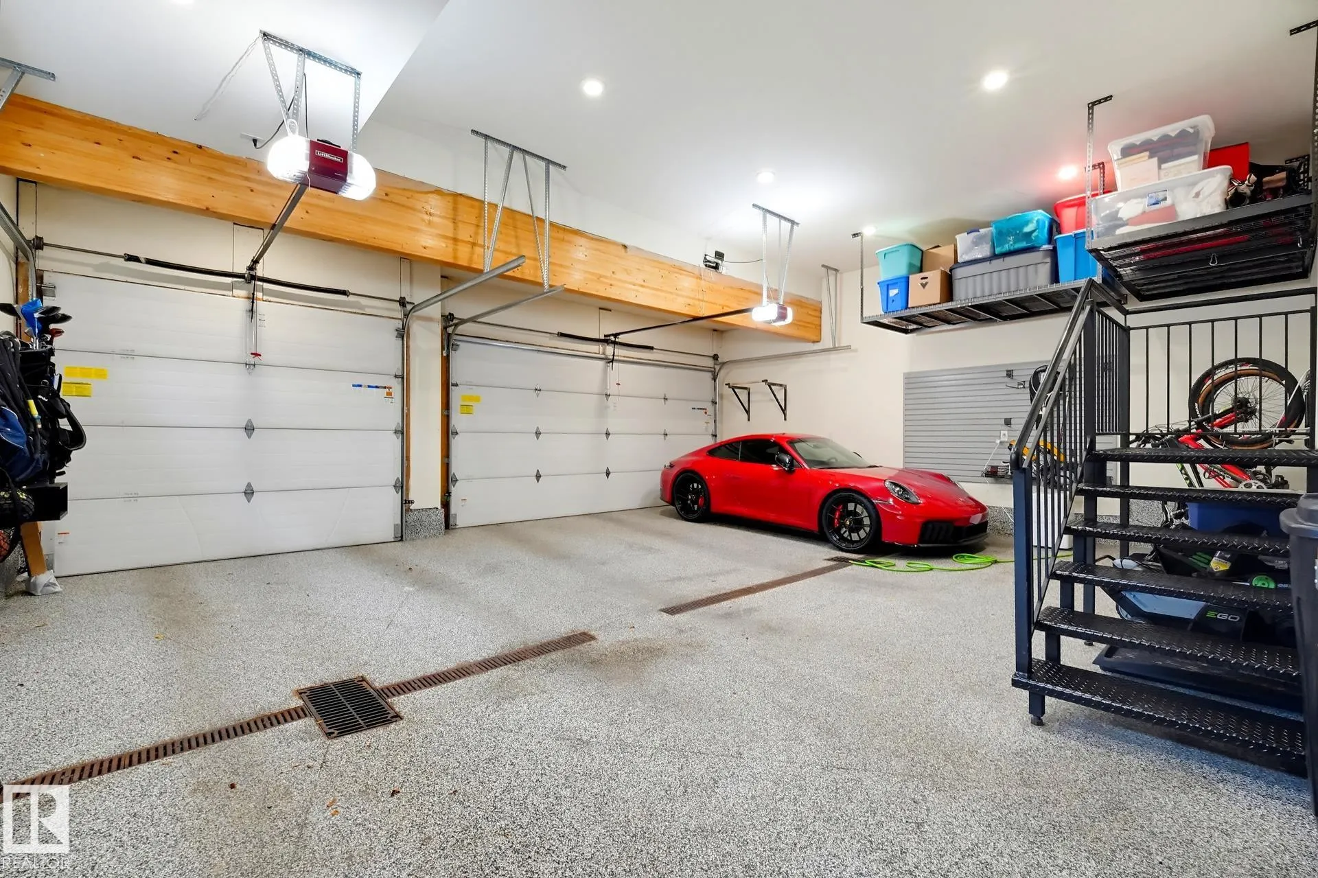 3 KINGSMEADE Crescent