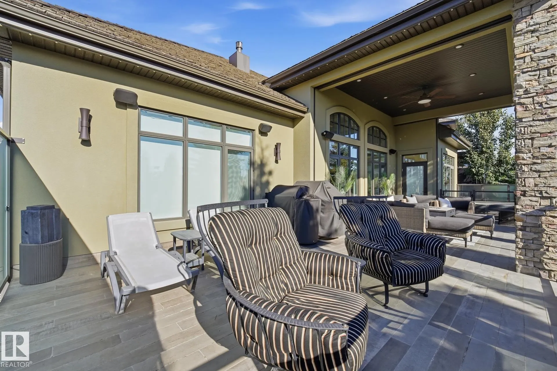 3 KINGSMEADE Crescent