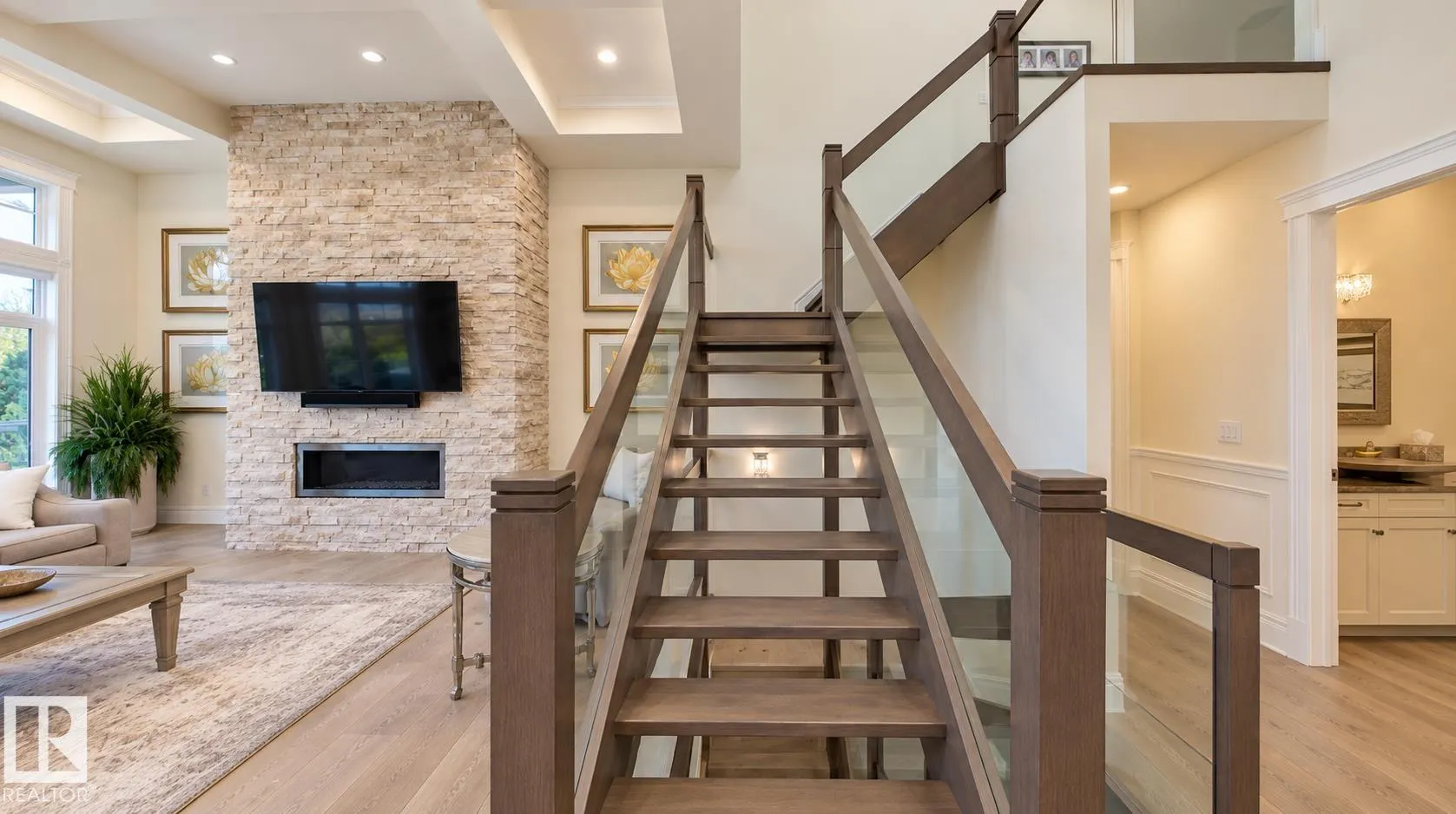3 KINGSMEADE Crescent