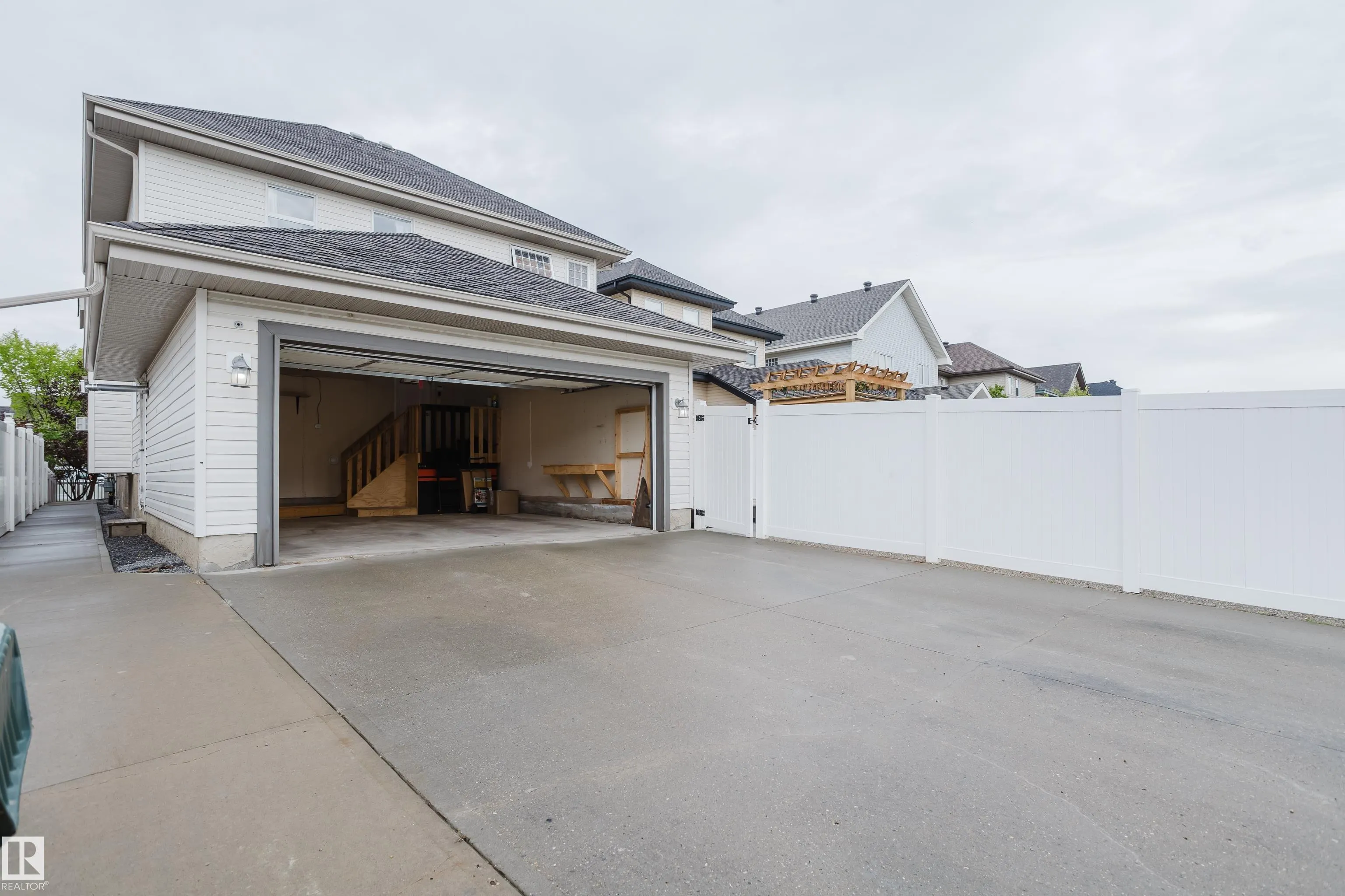 652 CRIMSON Drive