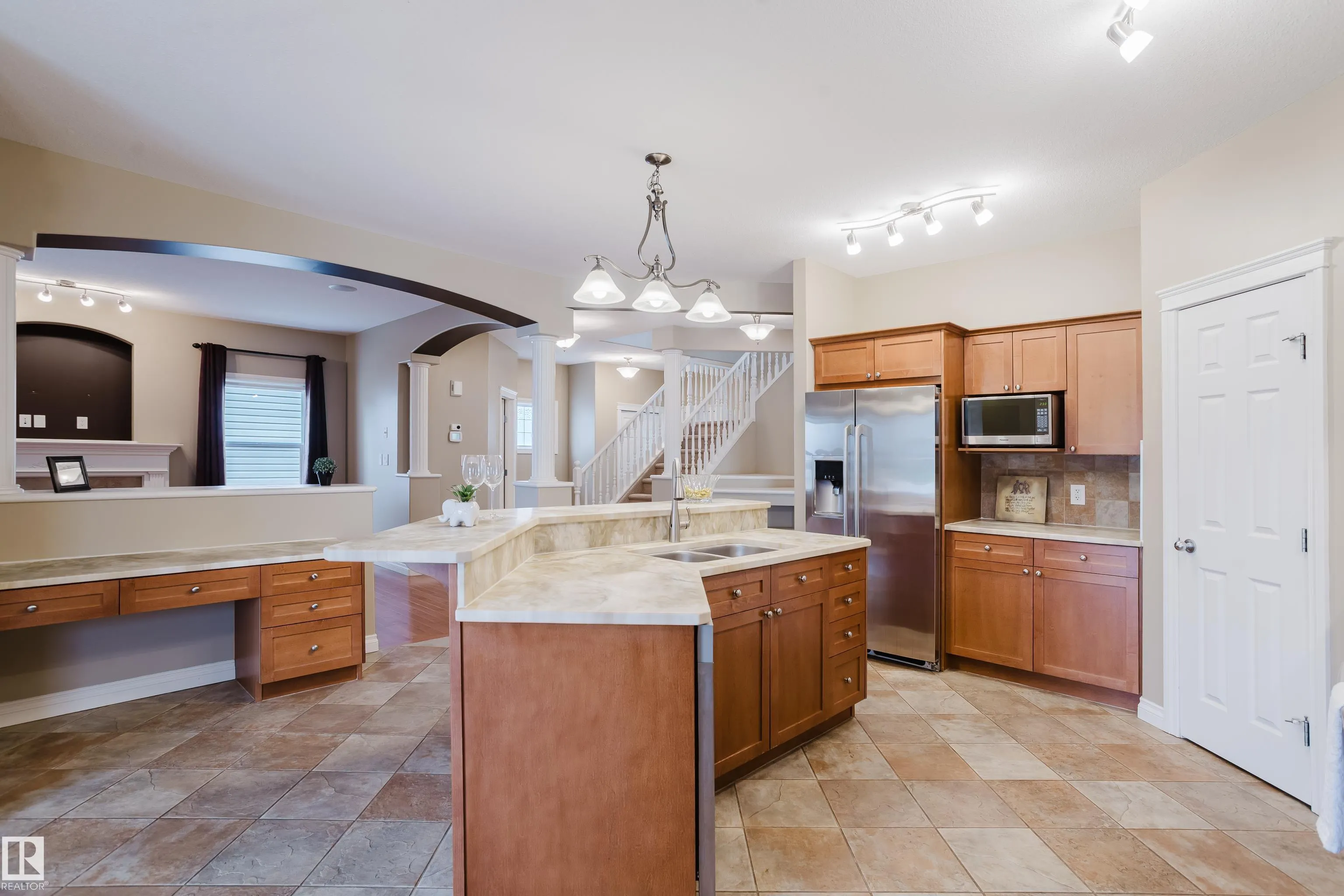652 CRIMSON Drive