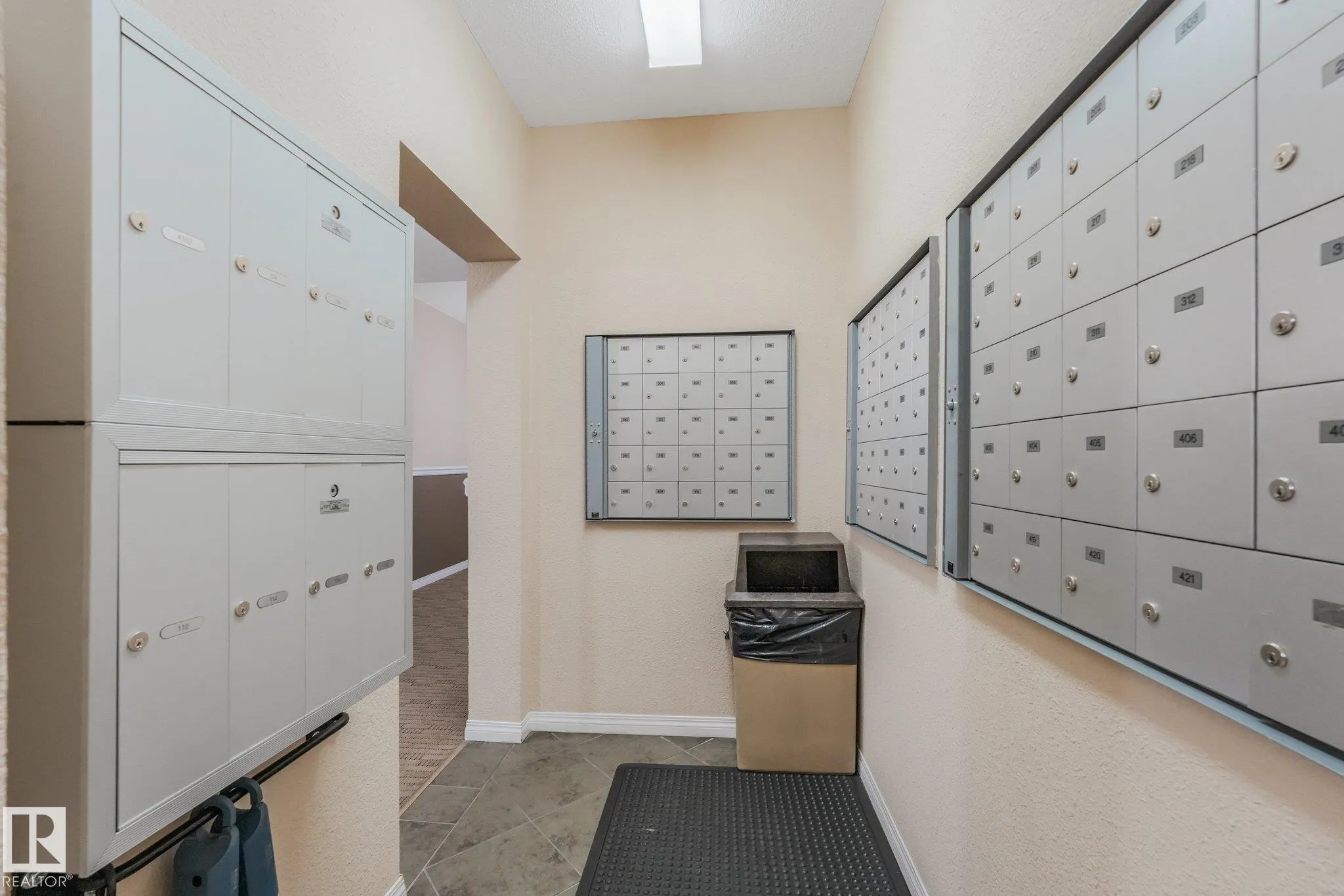 4310 33 Street