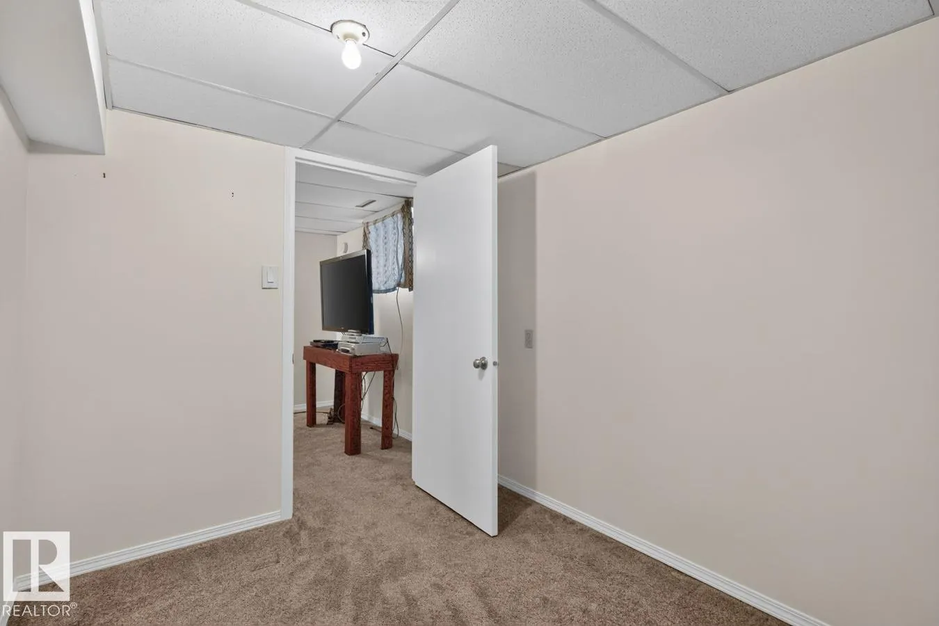 6 MONT CLARE Place