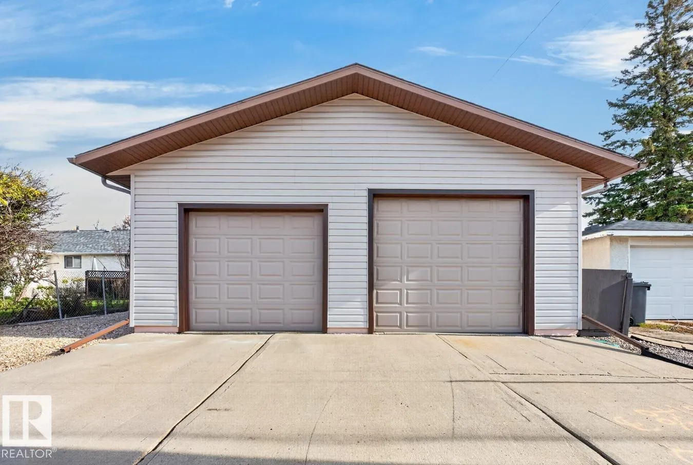 6 MONT CLARE Place