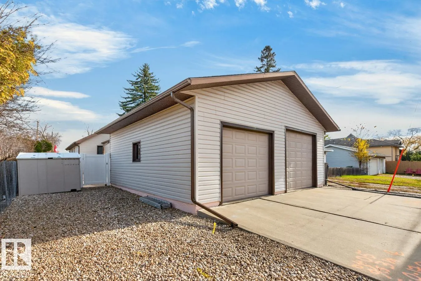 6 MONT CLARE Place