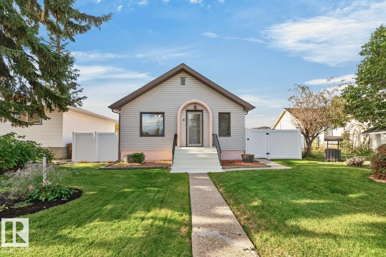 6 MONT CLARE Place