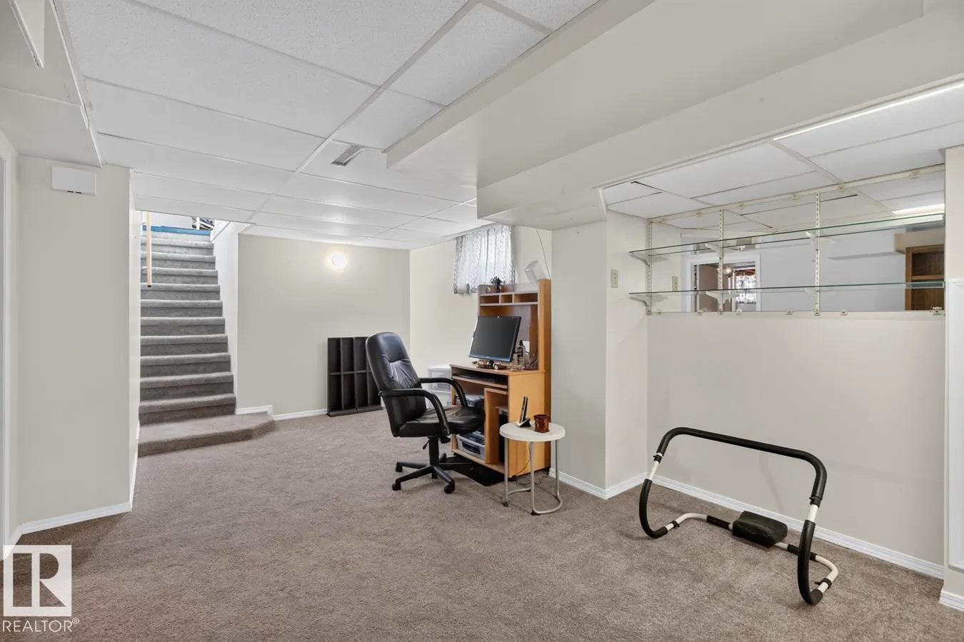 6 MONT CLARE Place