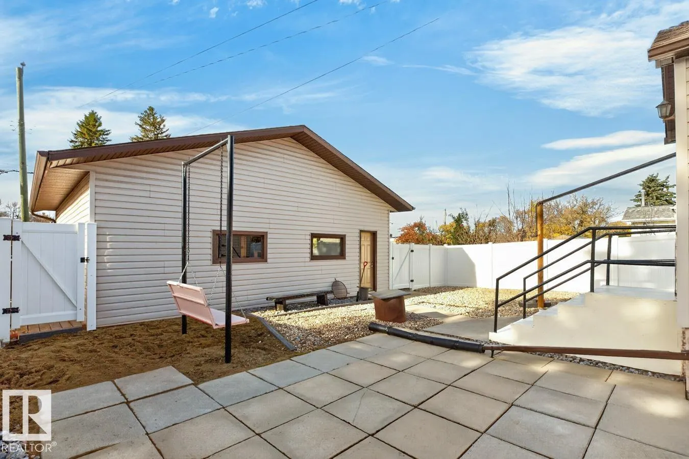 6 MONT CLARE Place