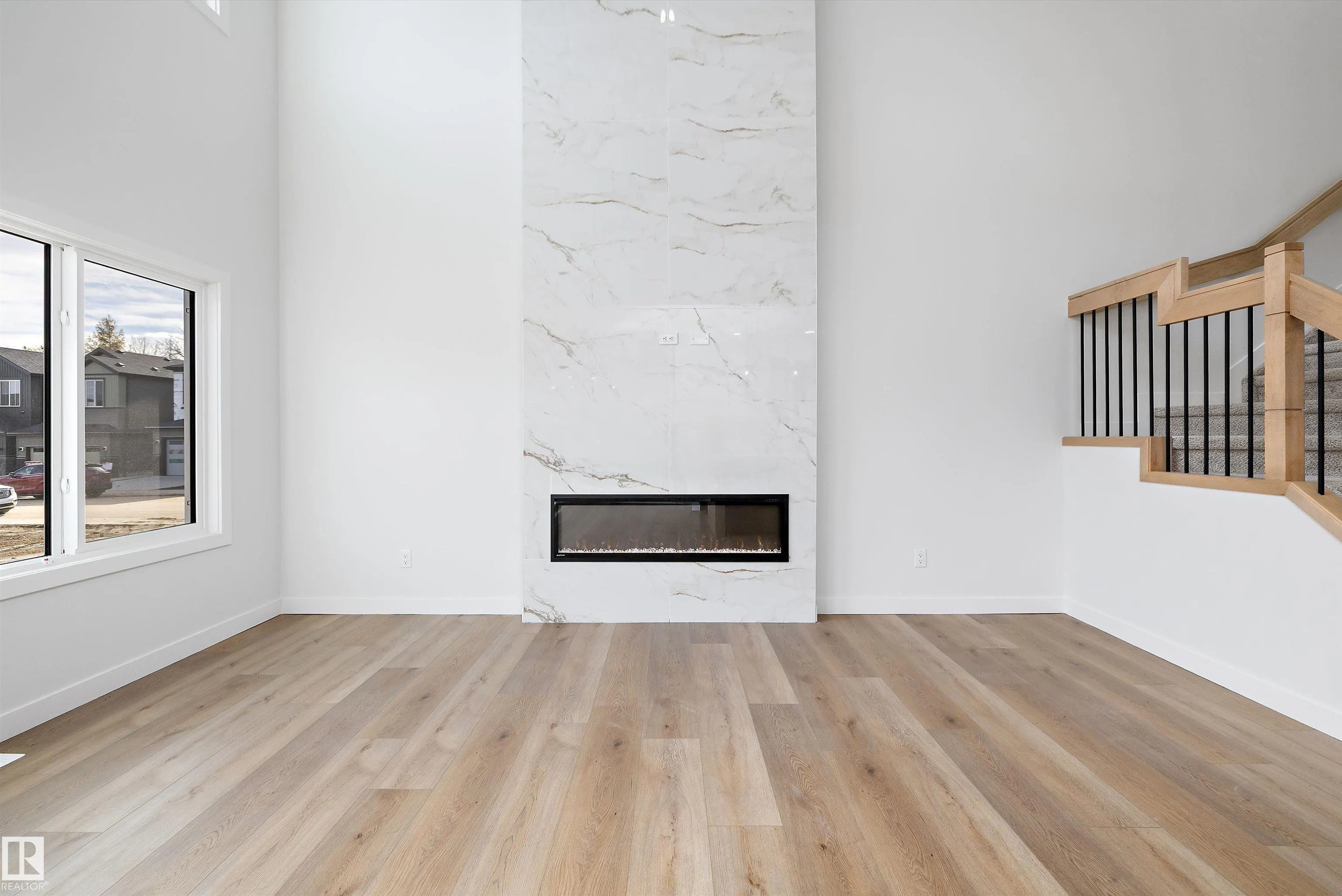 1774 Crossbill Loop