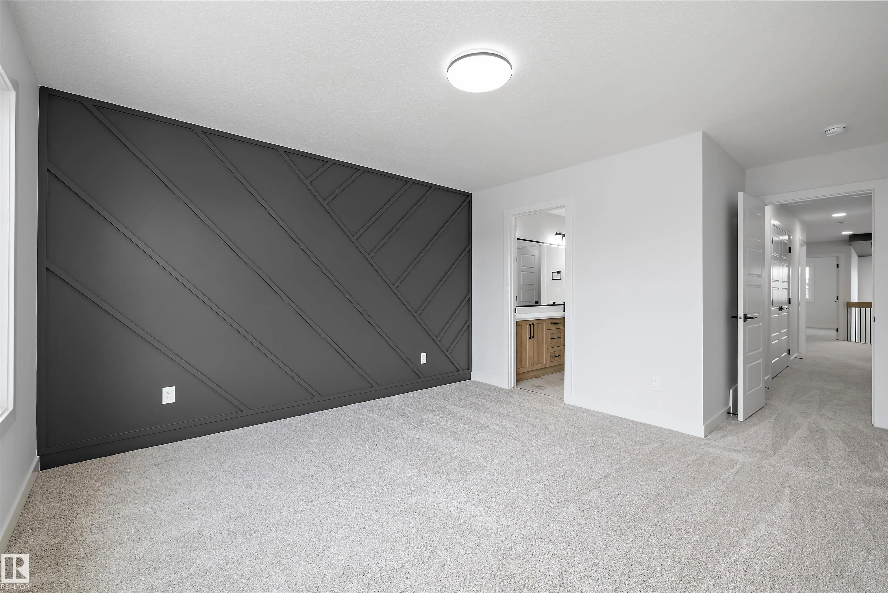 1774 Crossbill Loop