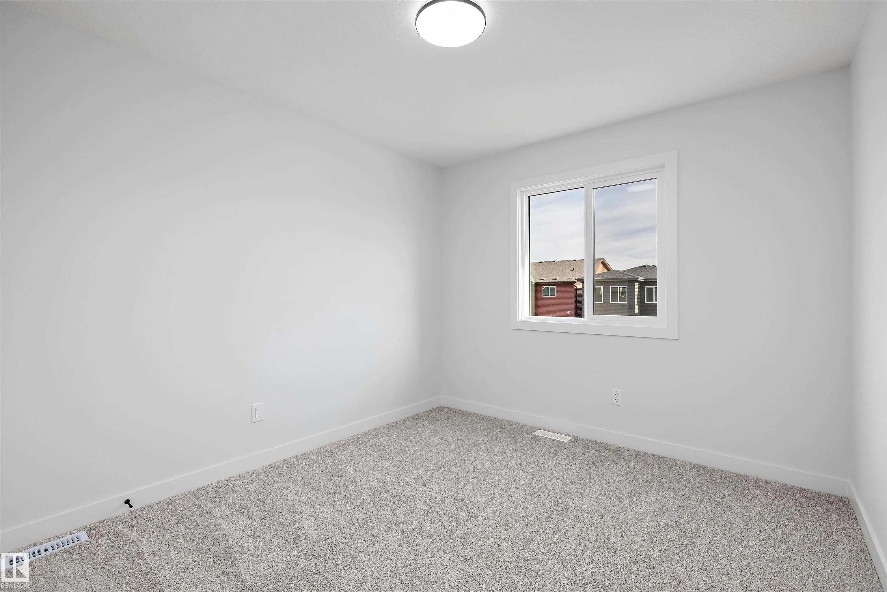 1774 Crossbill Loop