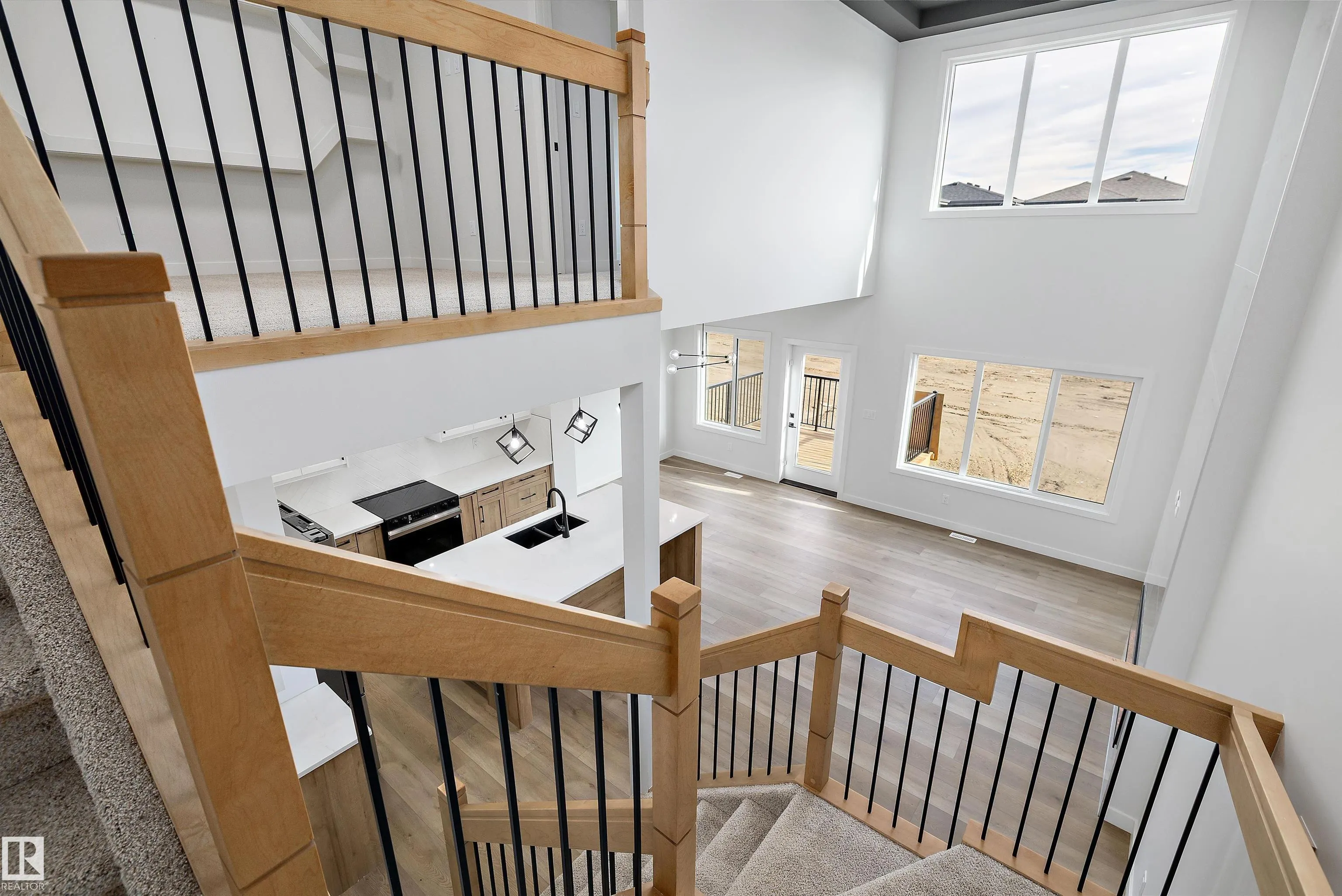 1774 Crossbill Loop