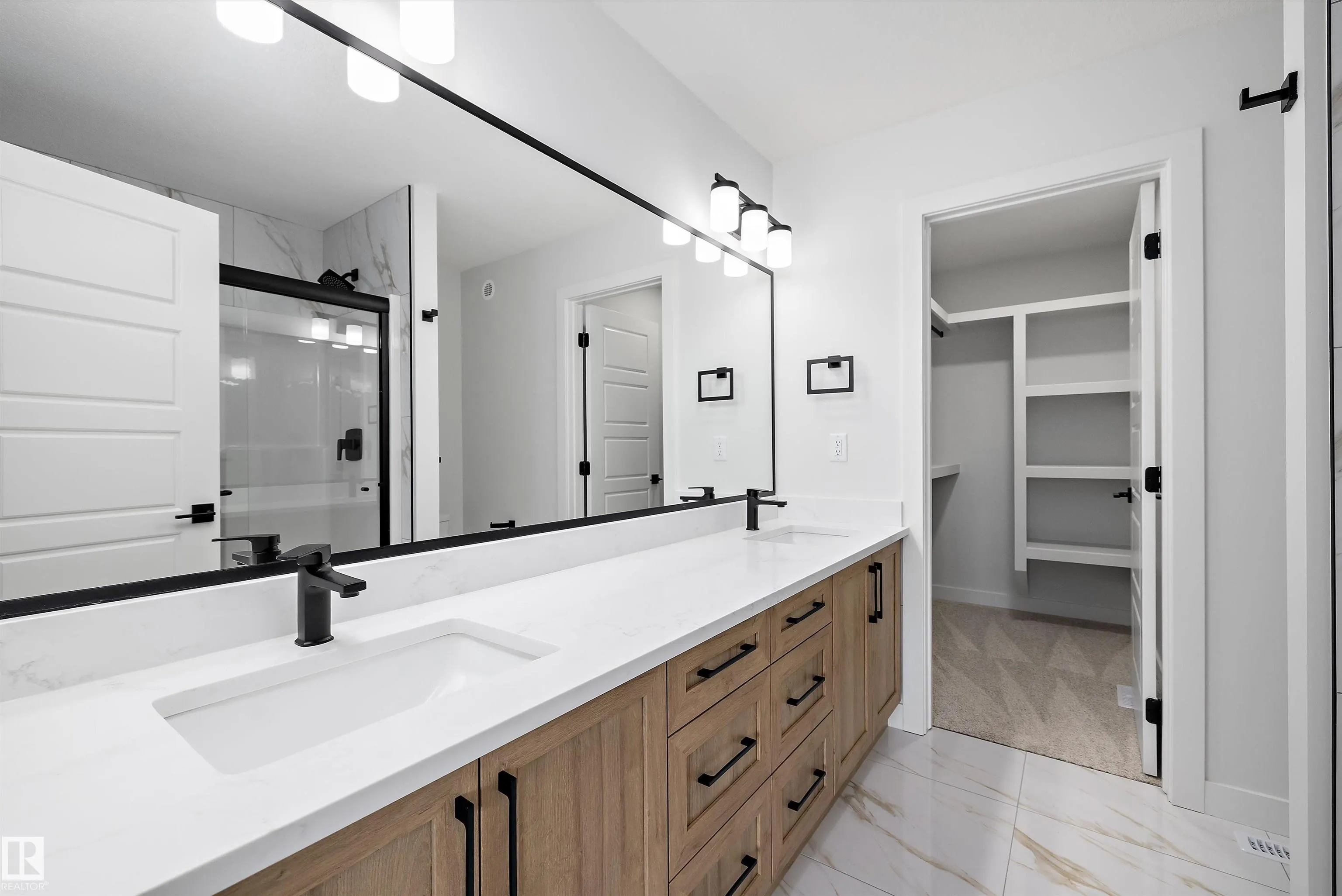 1774 Crossbill Loop