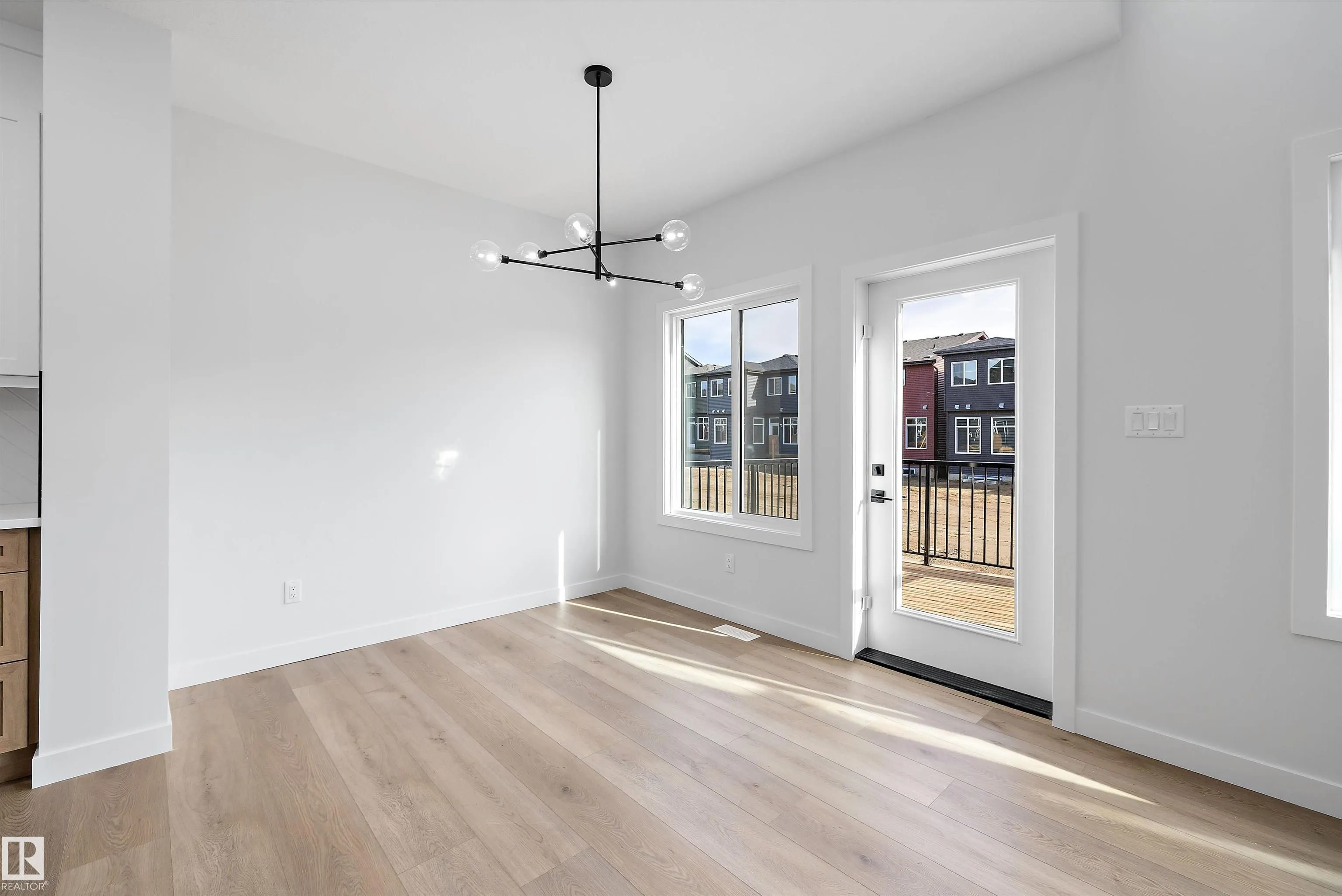 1774 Crossbill Loop