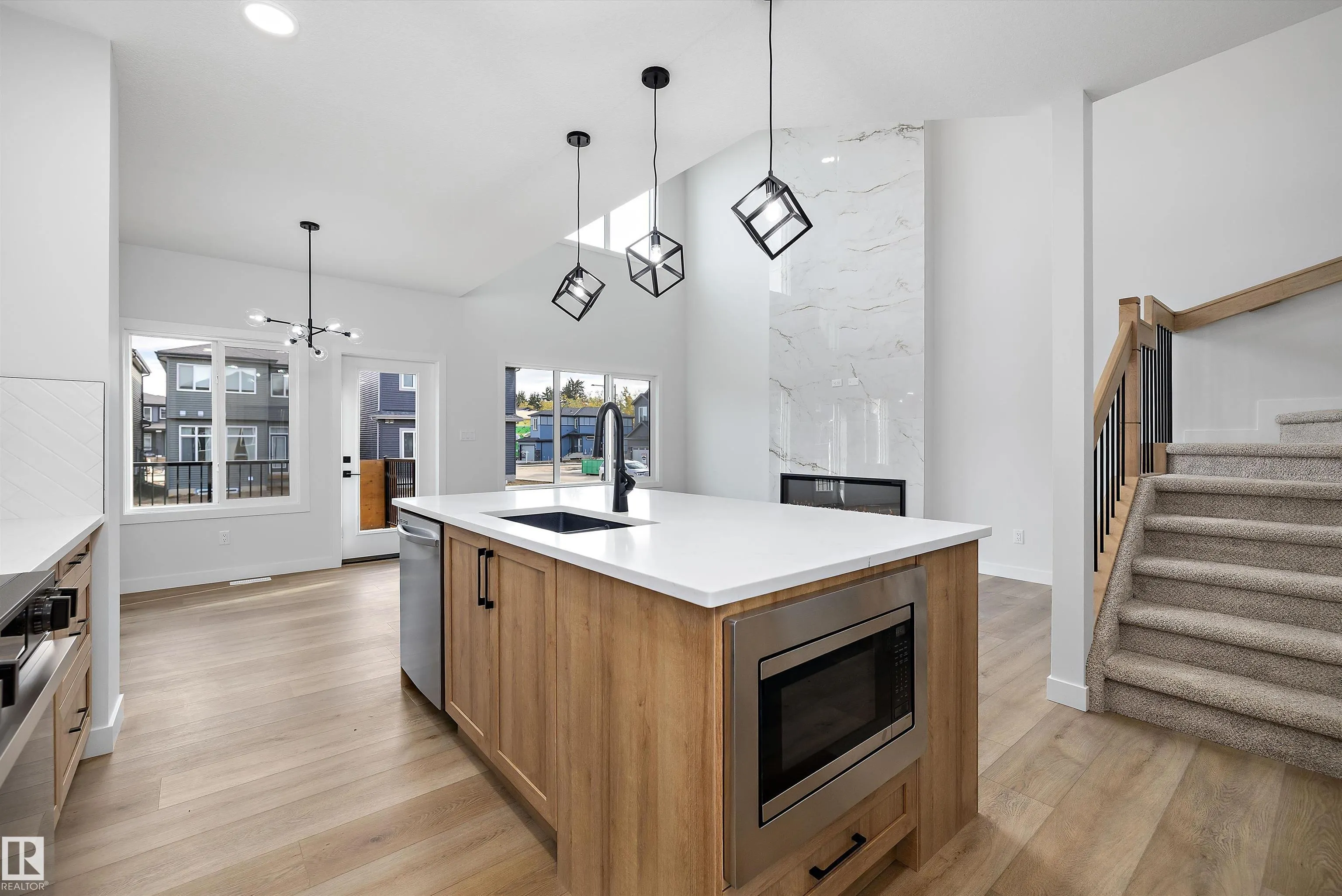 1774 Crossbill Loop