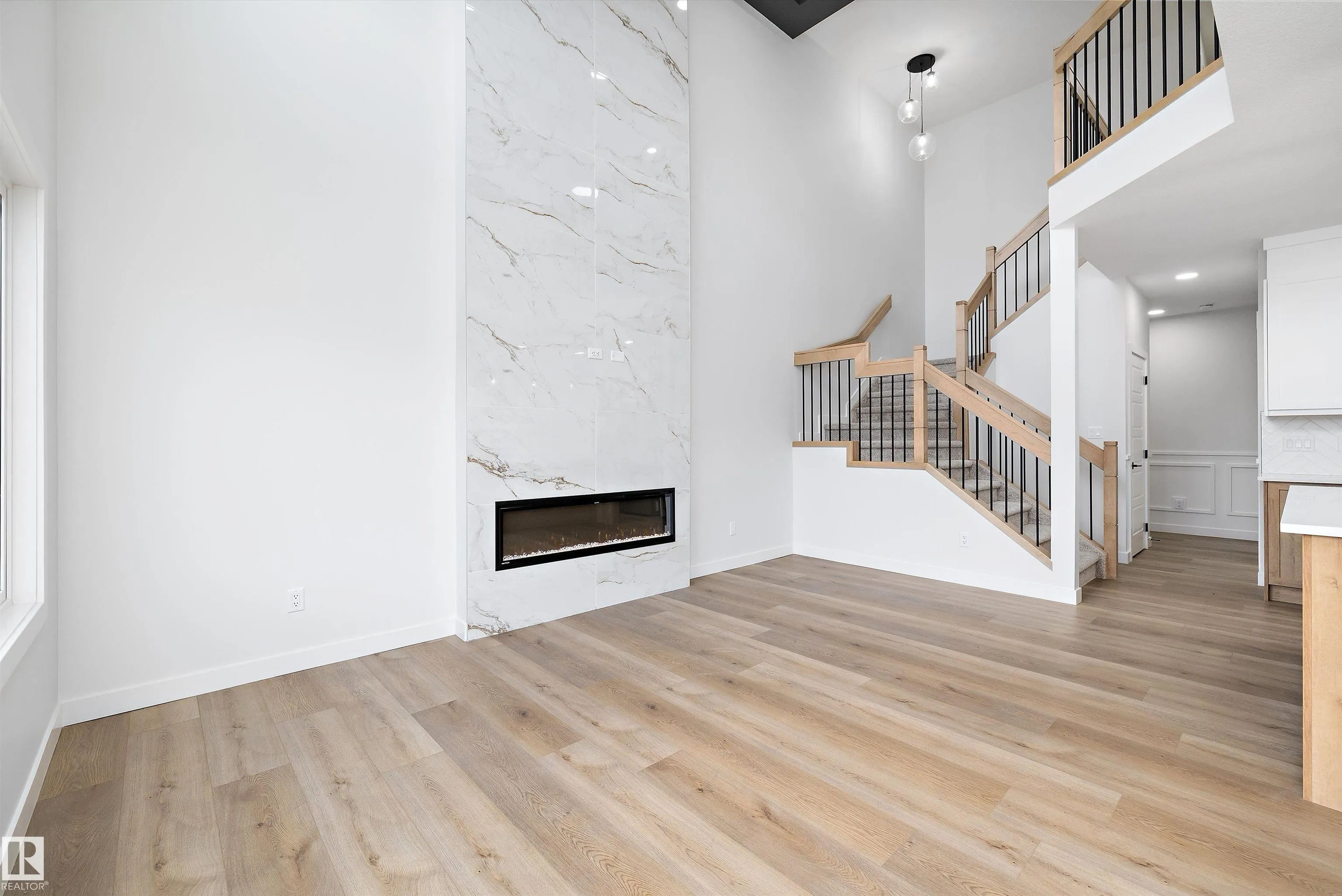 1774 Crossbill Loop