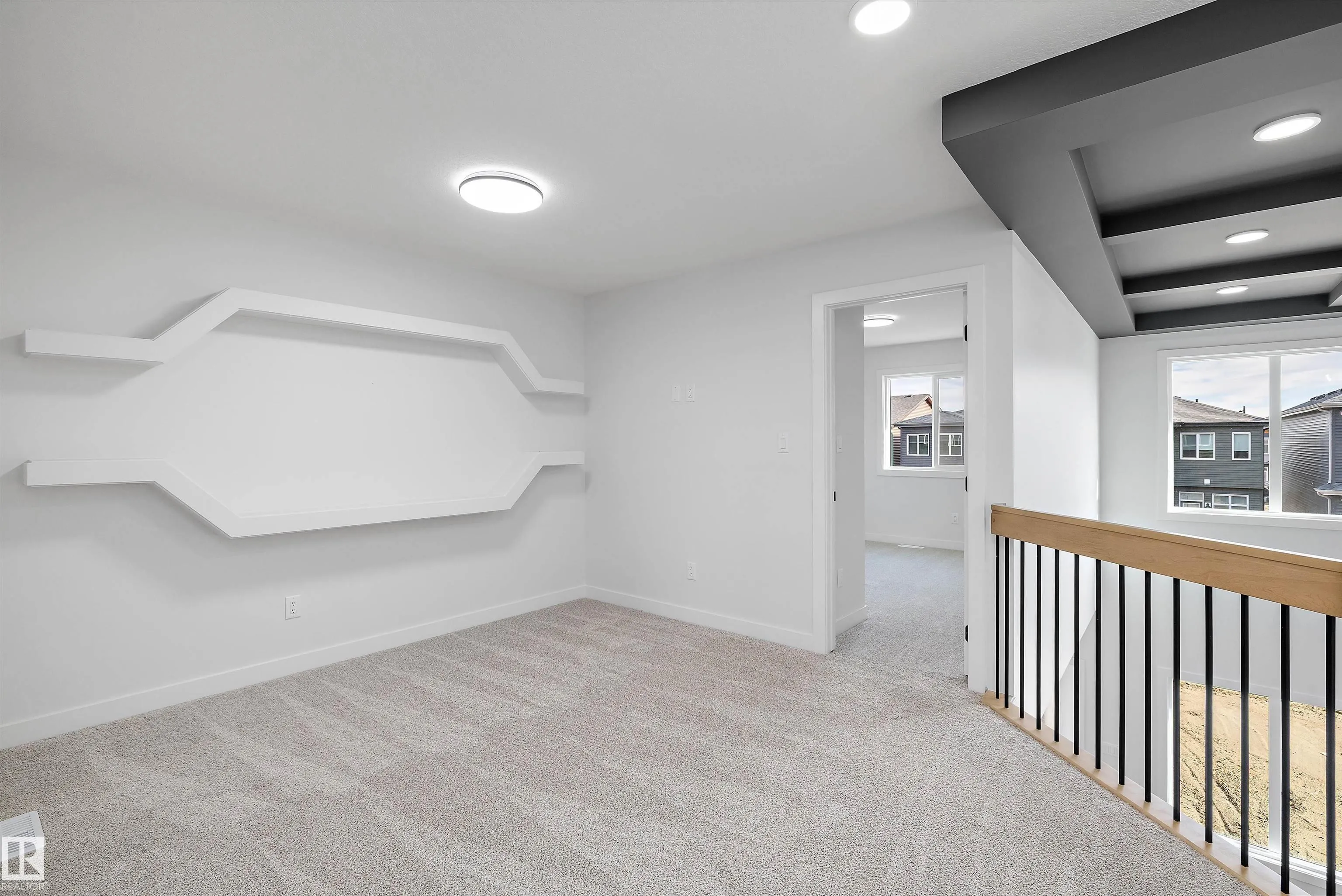 1774 Crossbill Loop