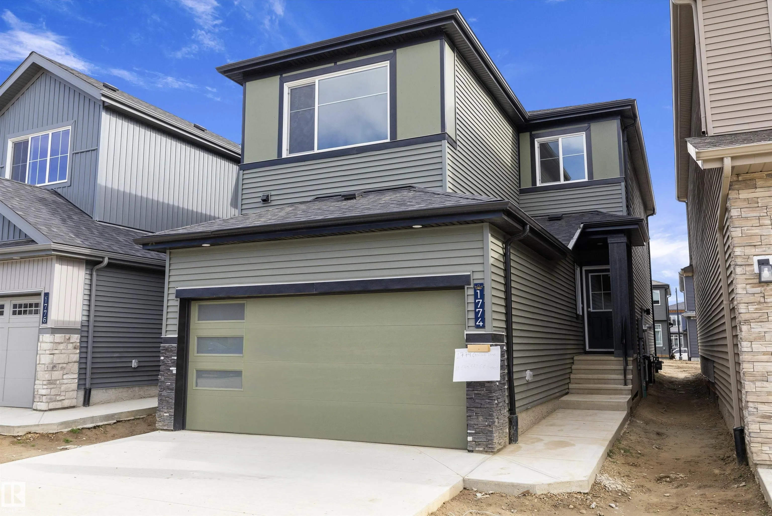 1774 Crossbill Loop