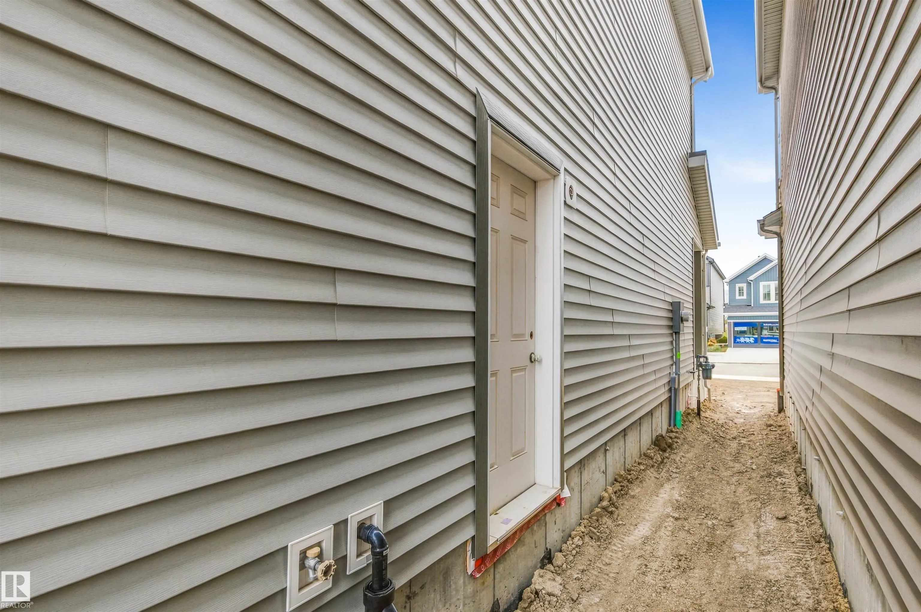 612 Ashgrove Circle