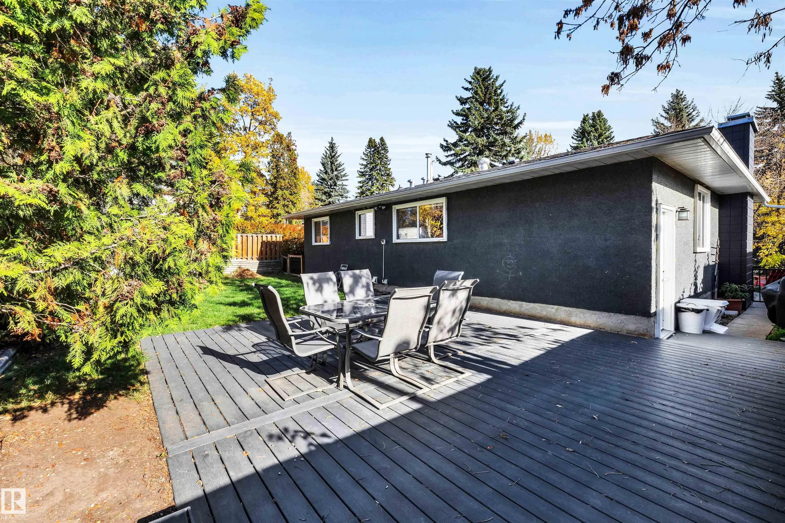40 GLENHAVEN Crescent