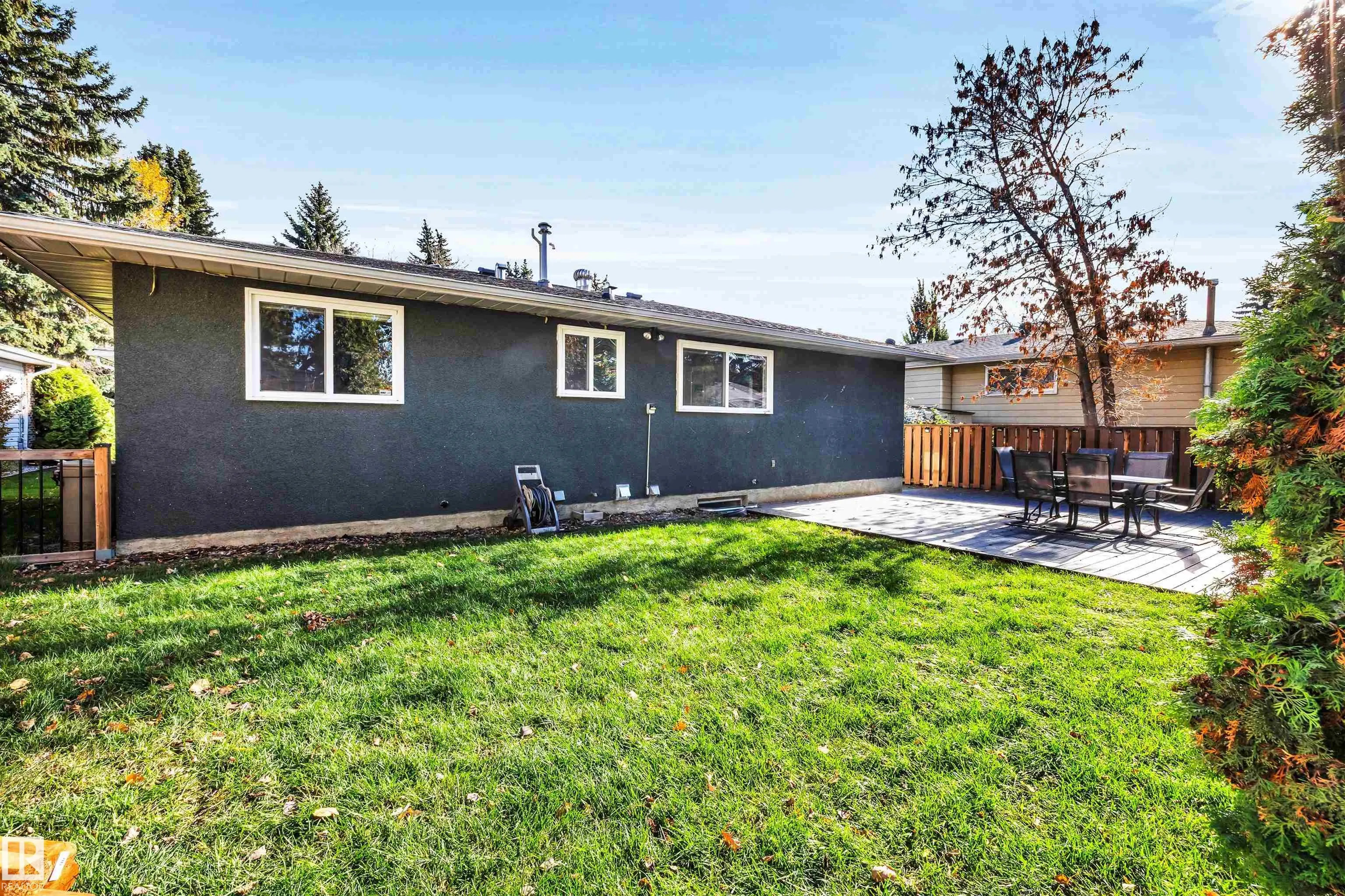 40 GLENHAVEN Crescent