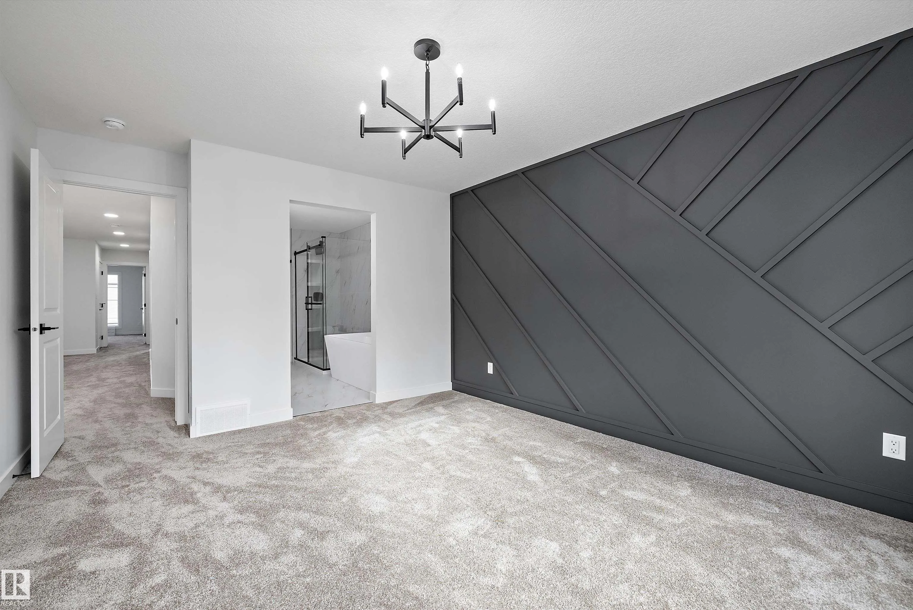 1745 Crossbill Loop