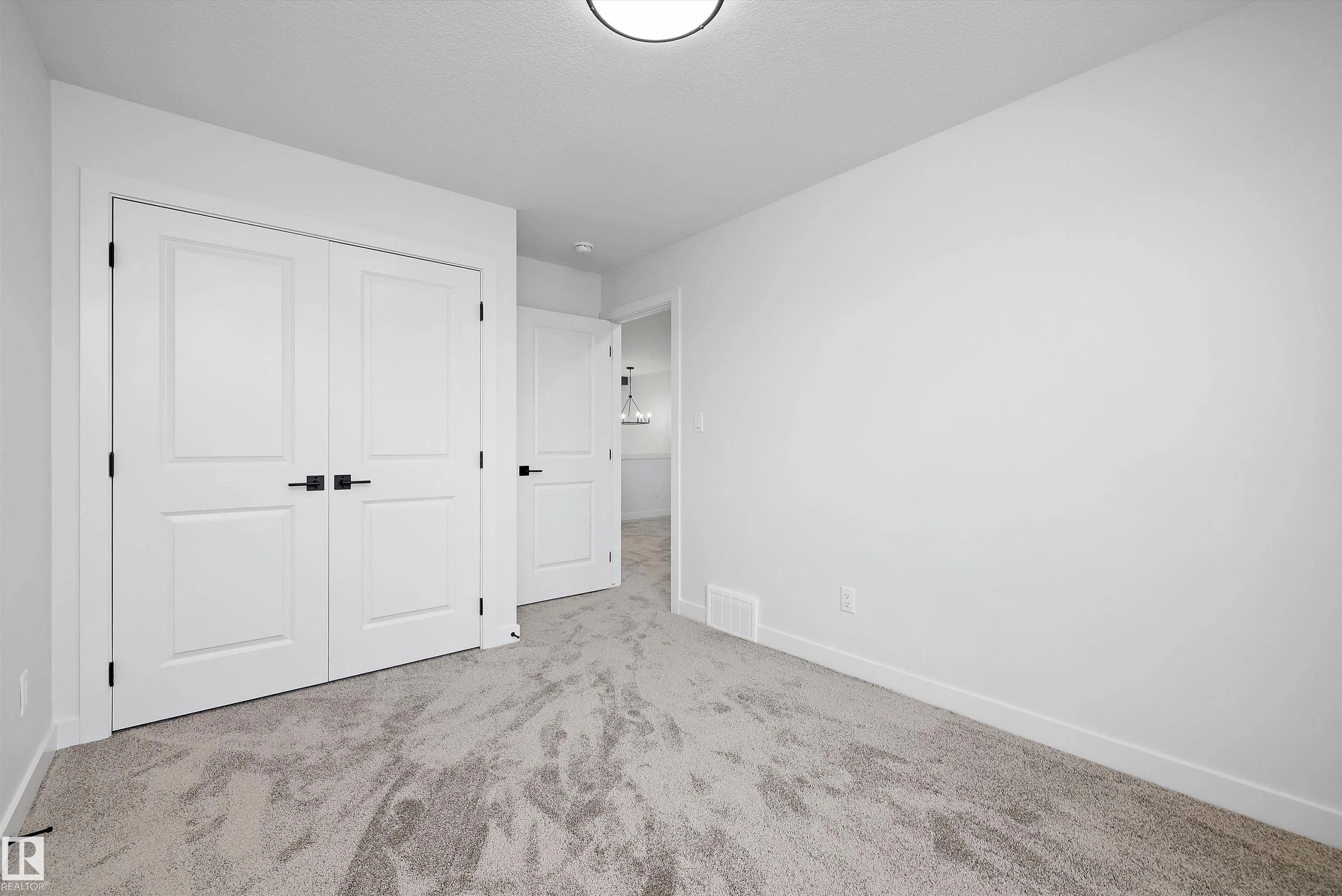 1745 Crossbill Loop