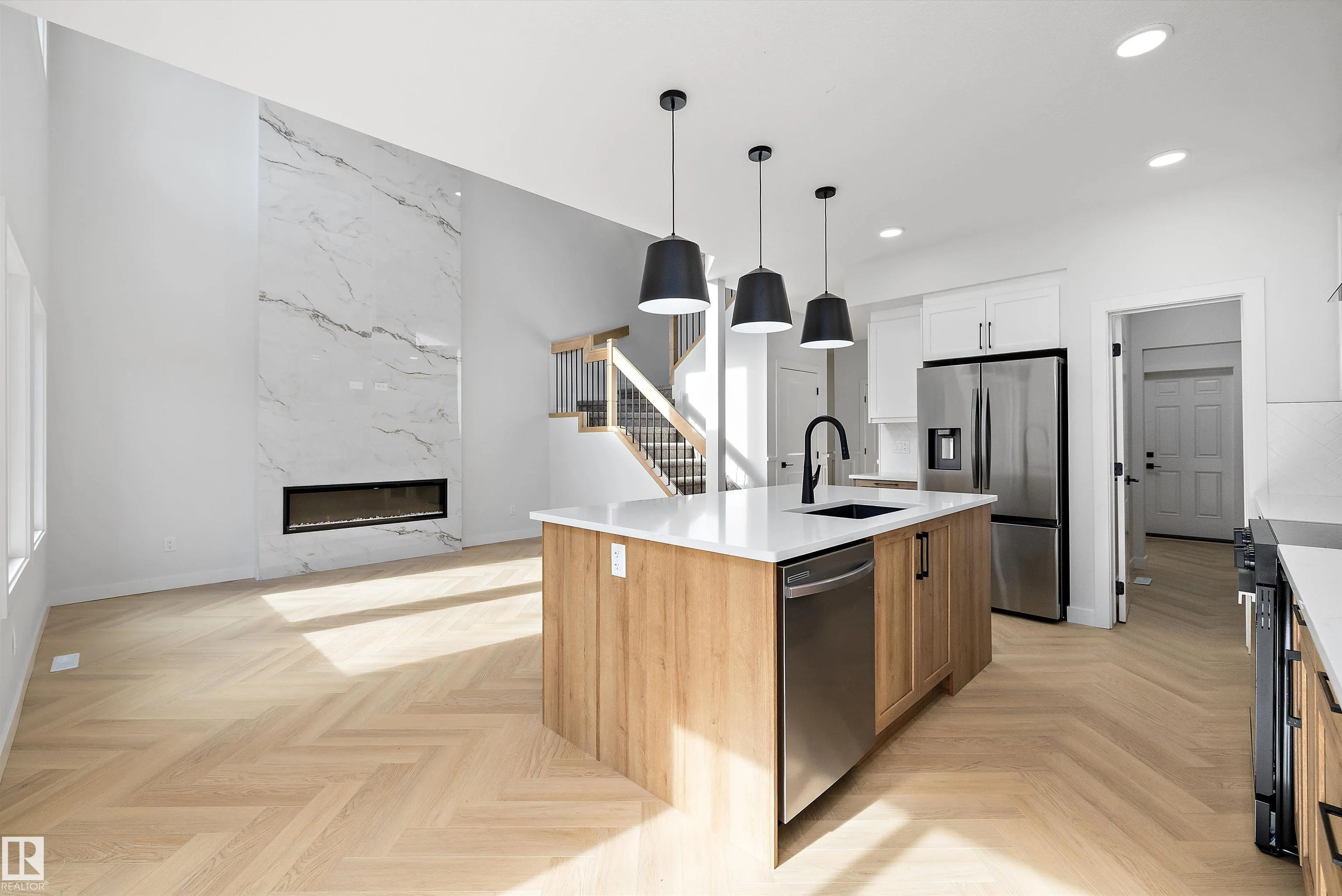 1745 Crossbill Loop