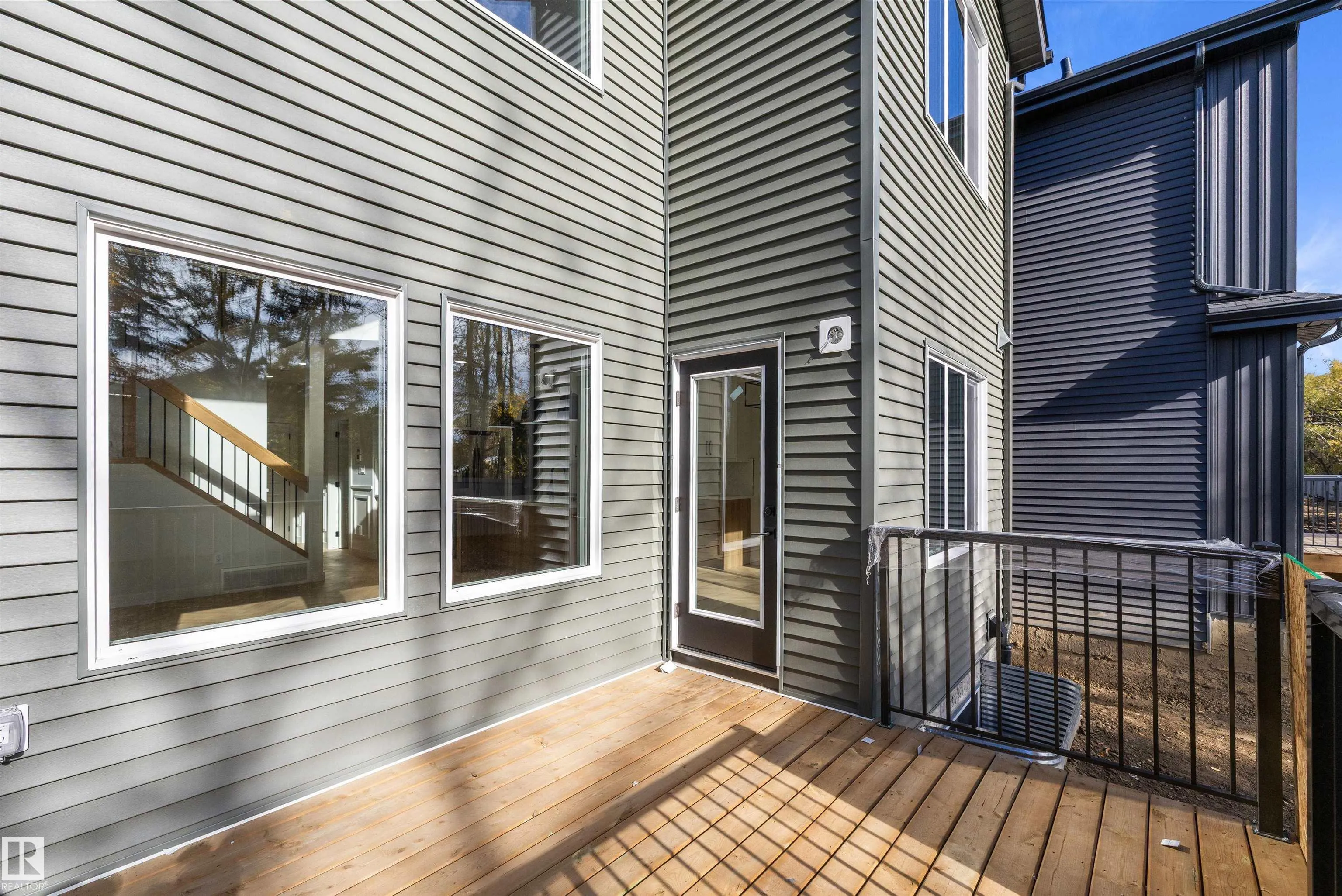1745 Crossbill Loop