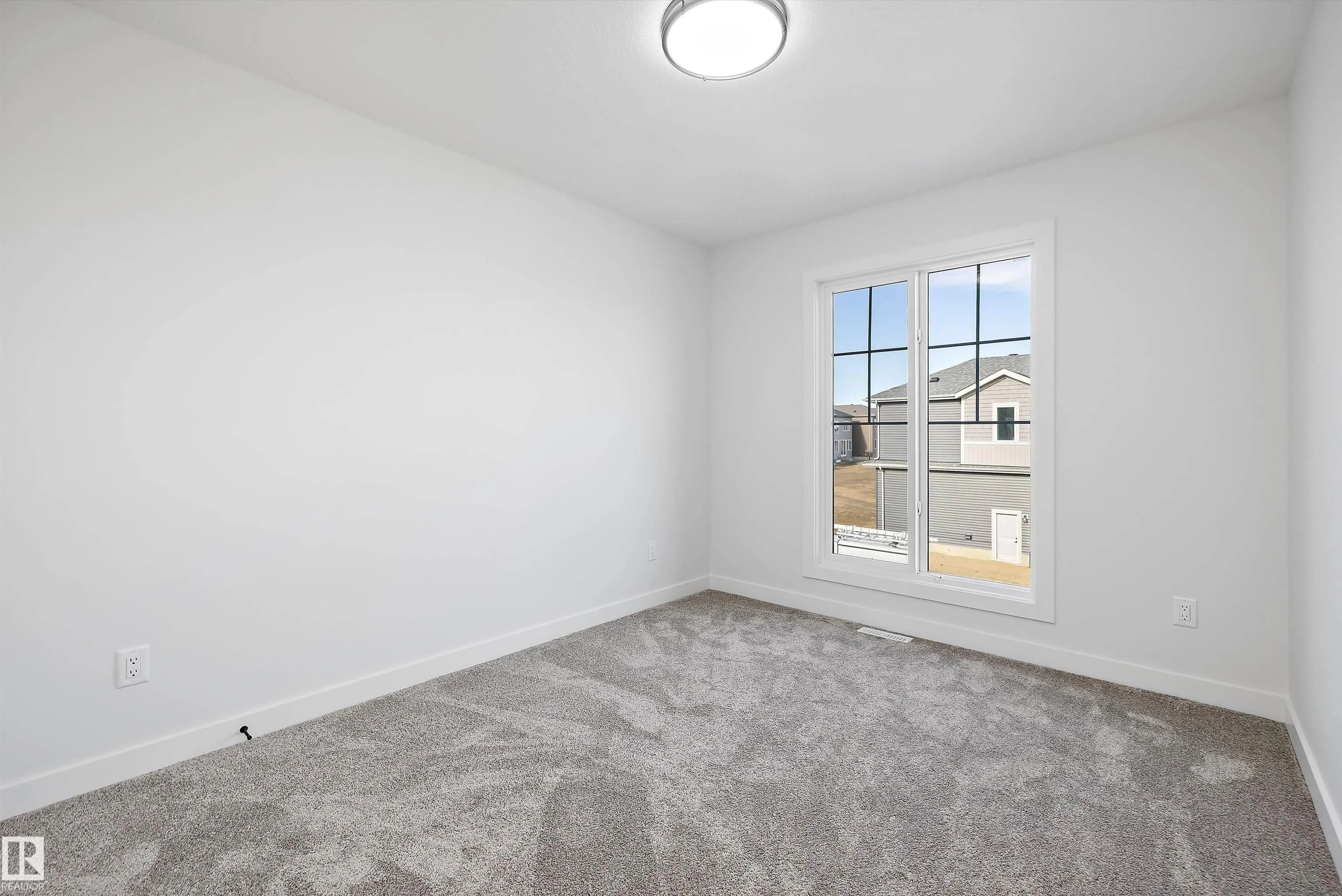 1745 Crossbill Loop