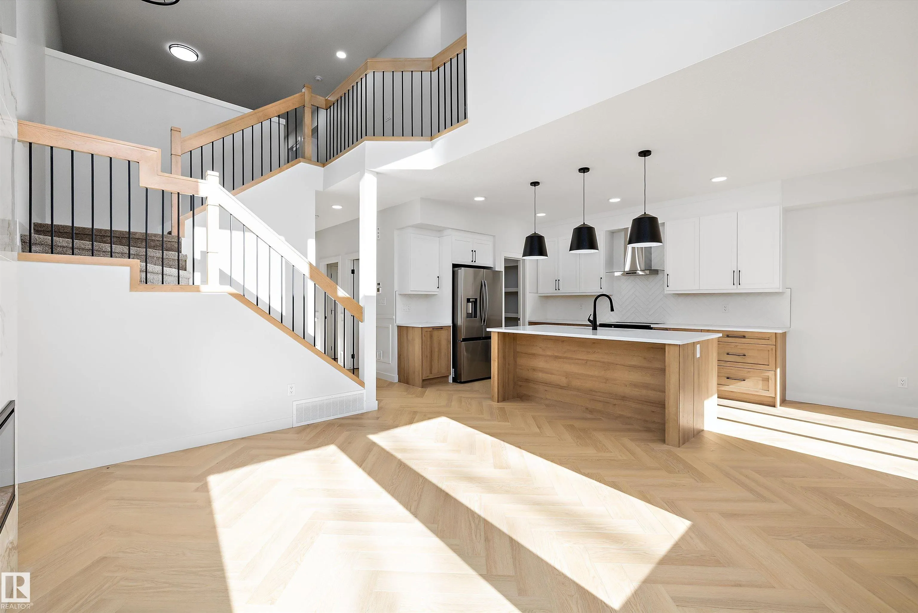 1745 Crossbill Loop