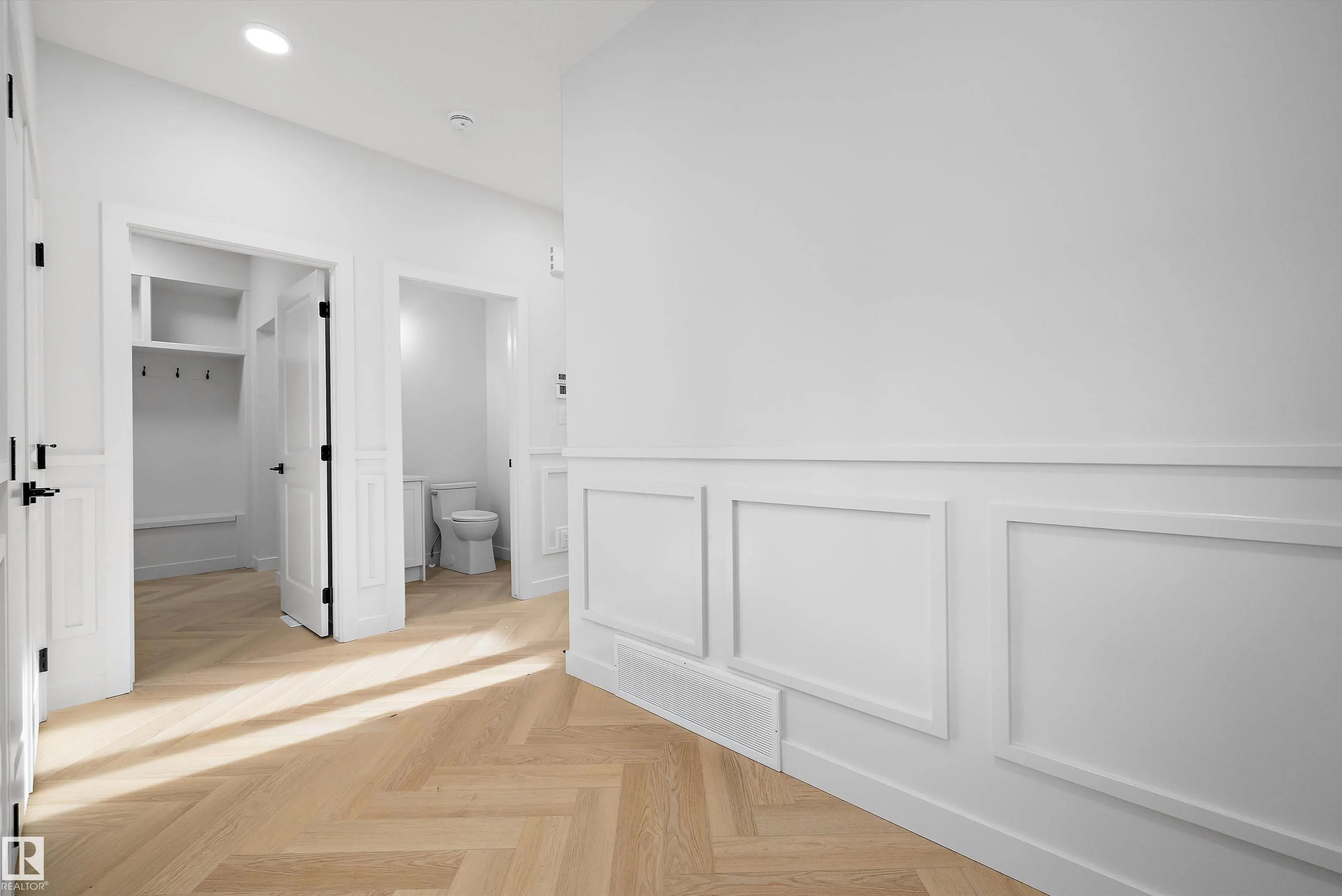 1745 Crossbill Loop