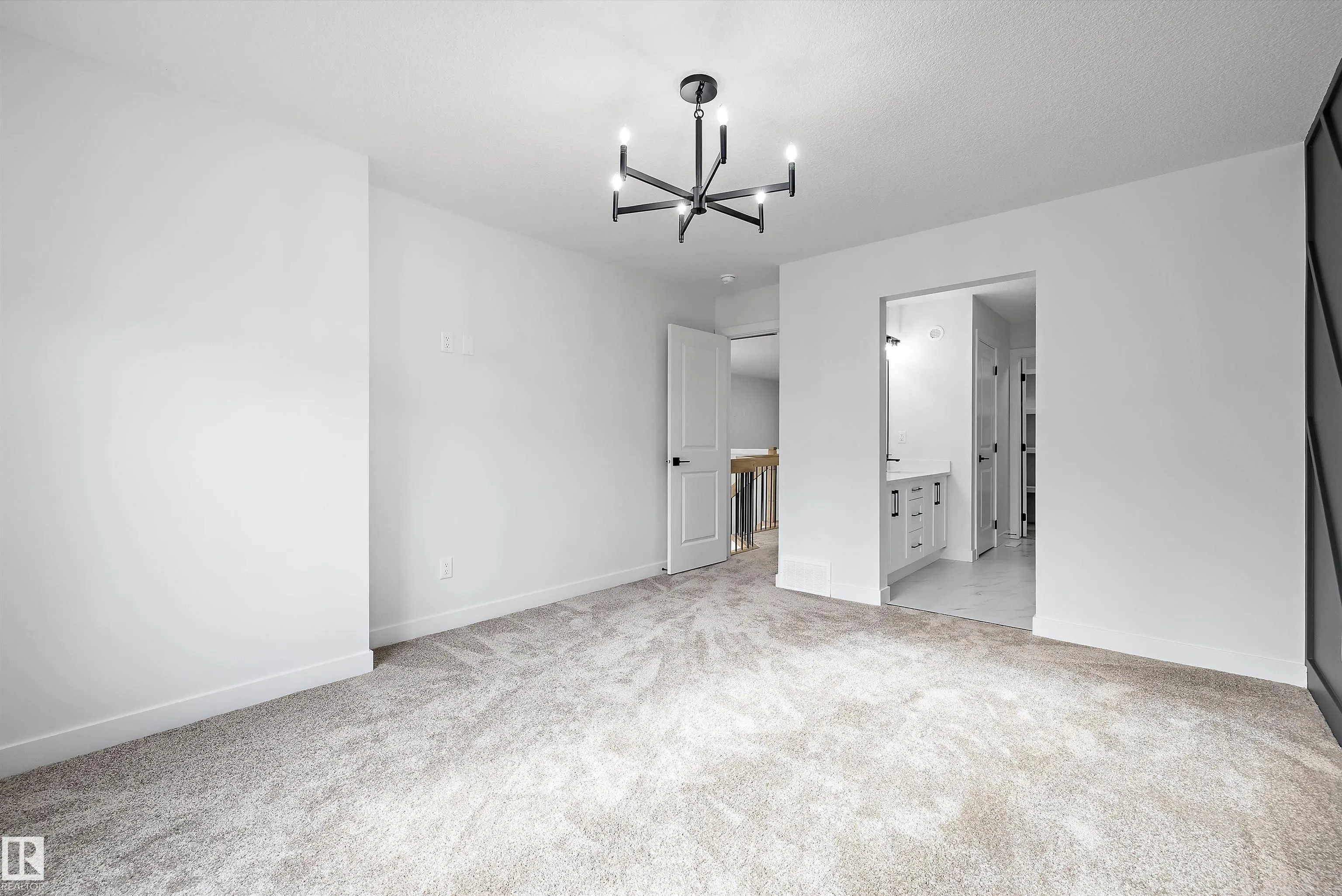 1745 Crossbill Loop