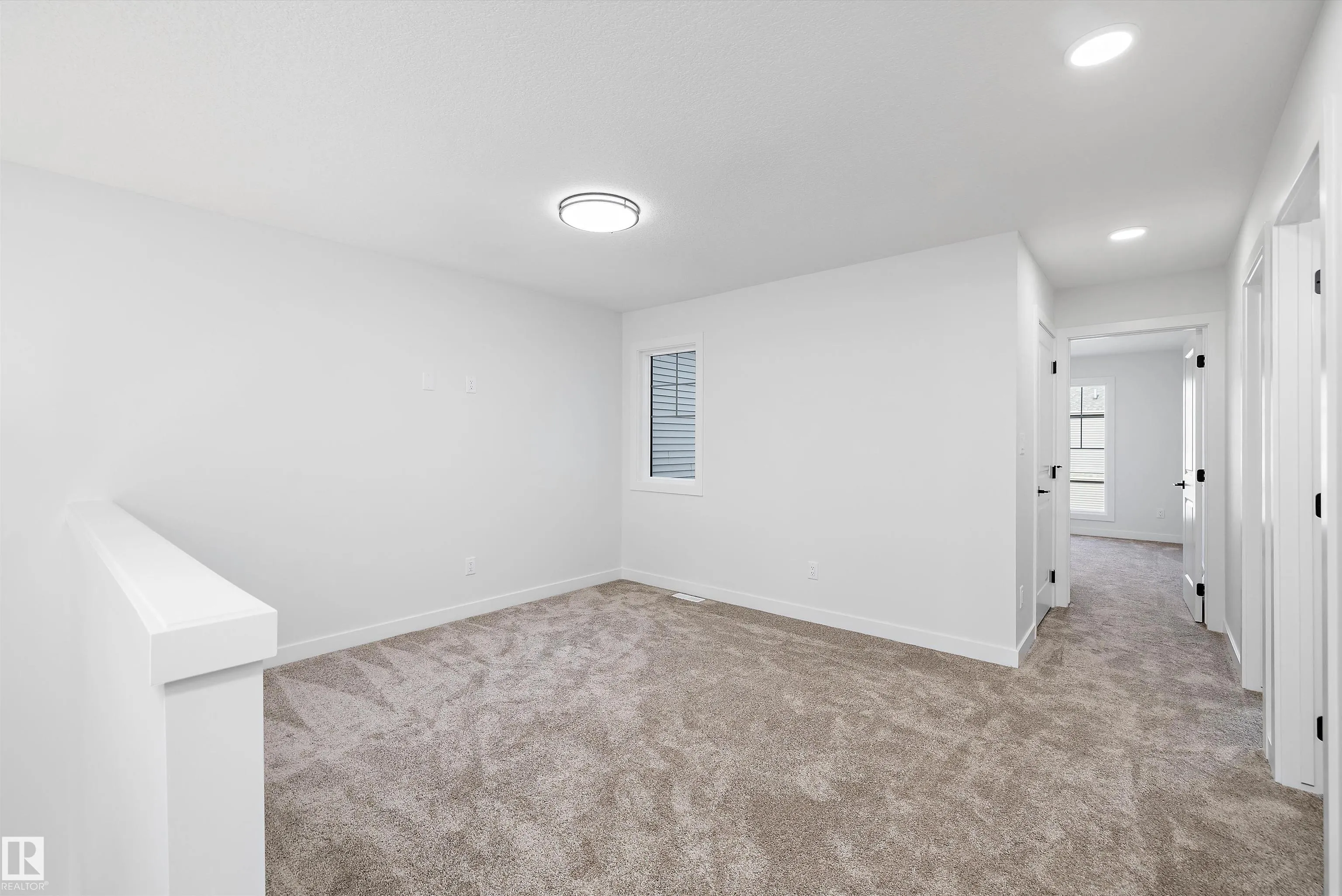 1745 Crossbill Loop