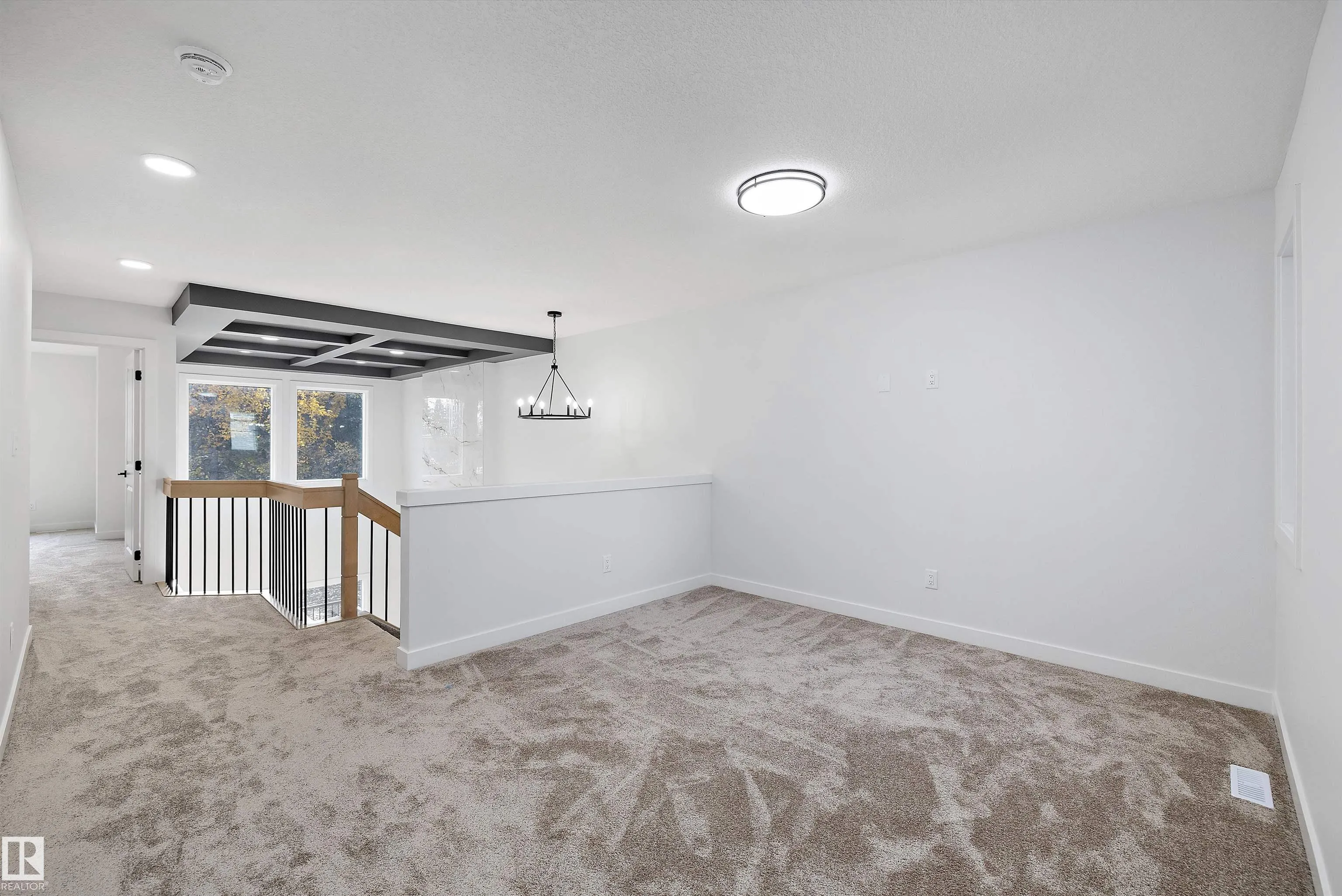 1745 Crossbill Loop