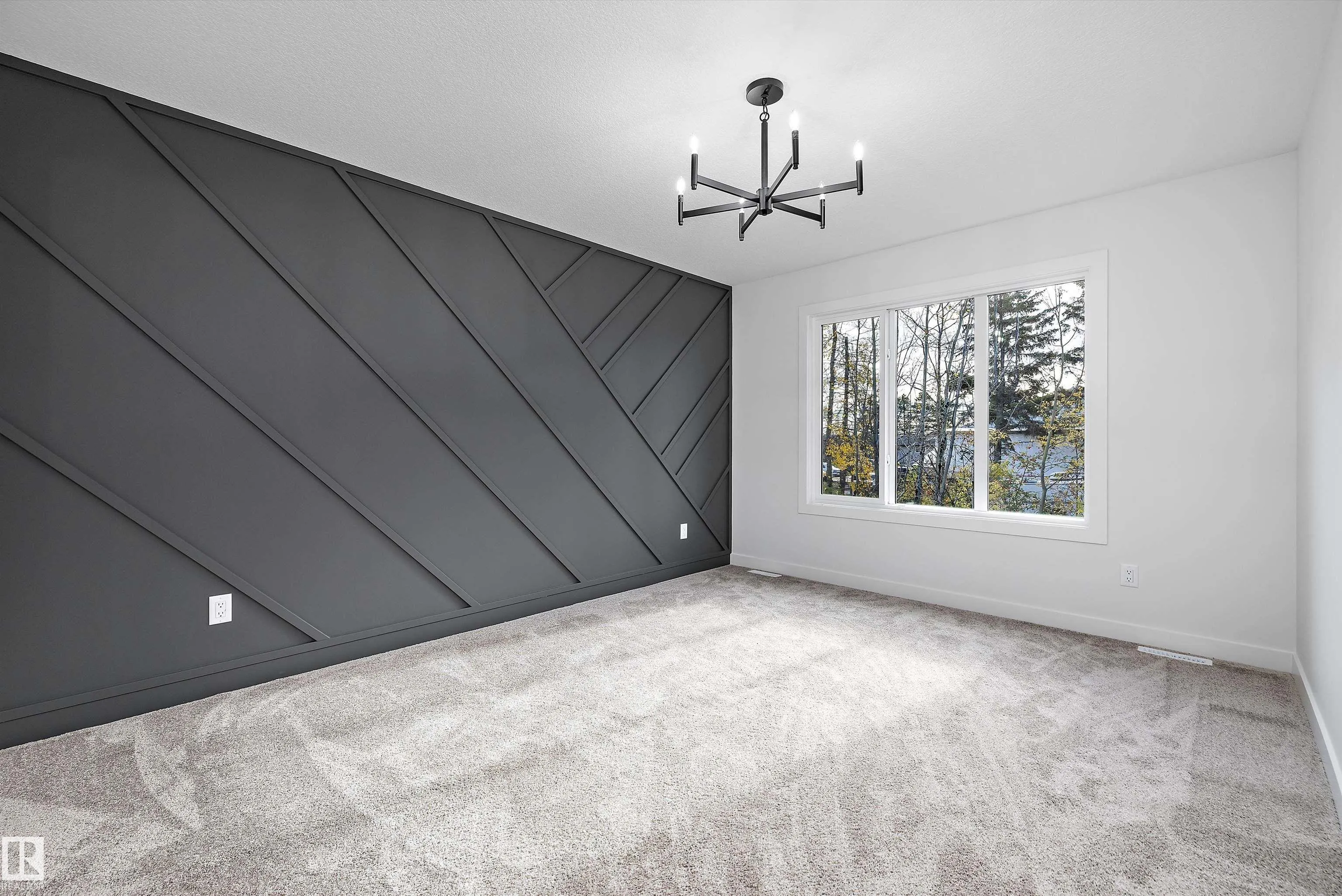 1745 Crossbill Loop