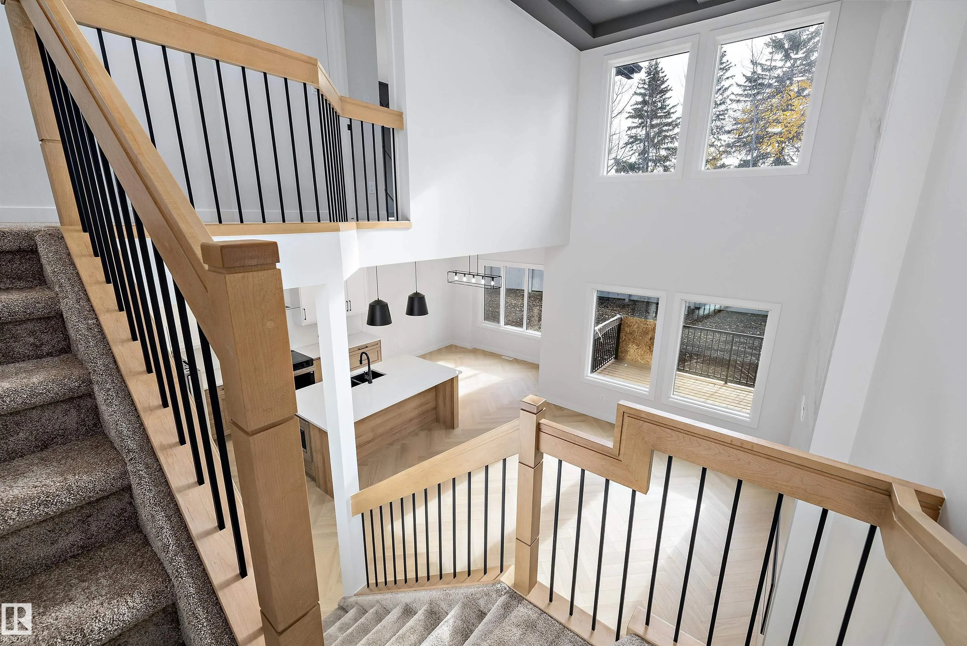 1745 Crossbill Loop