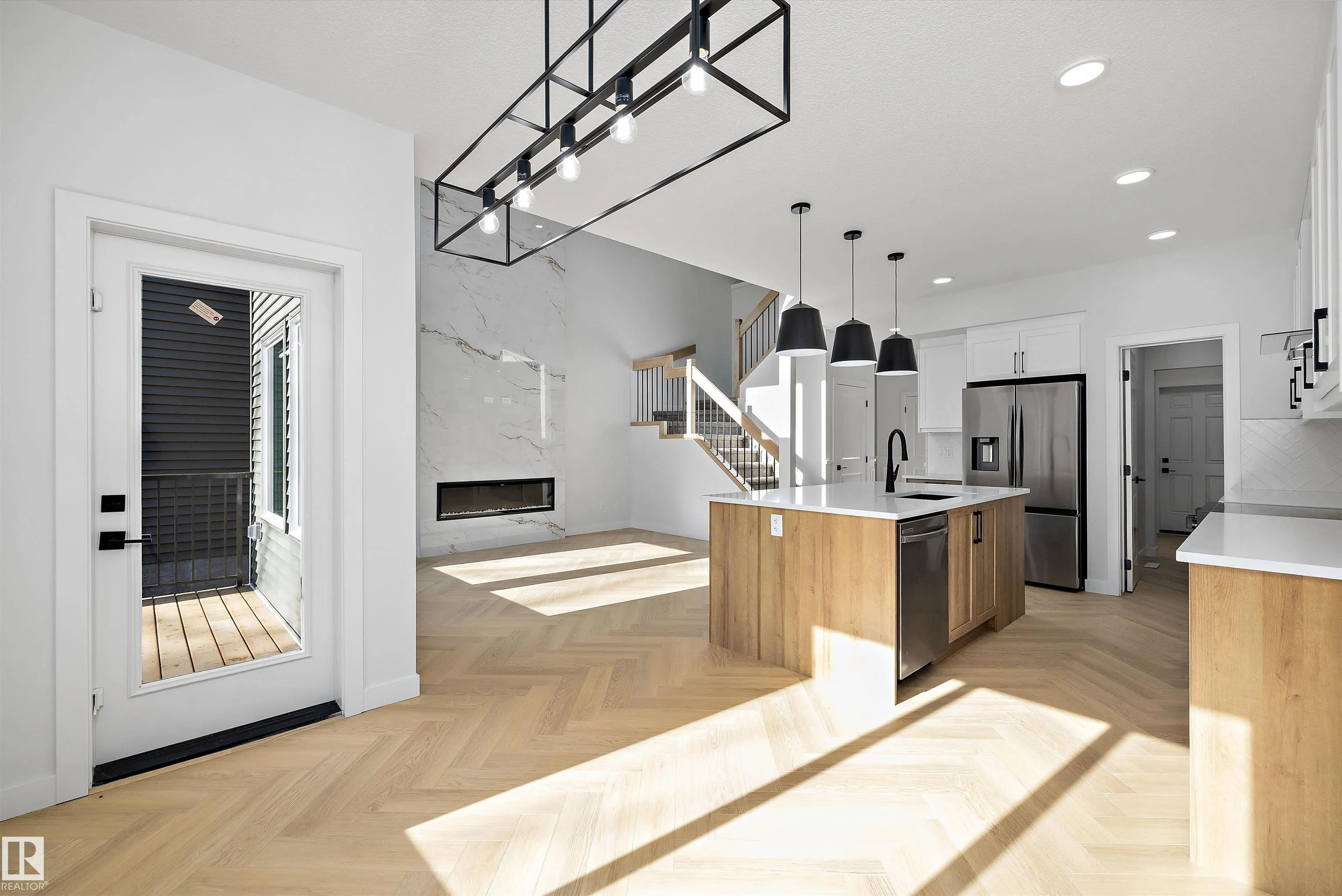 1745 Crossbill Loop