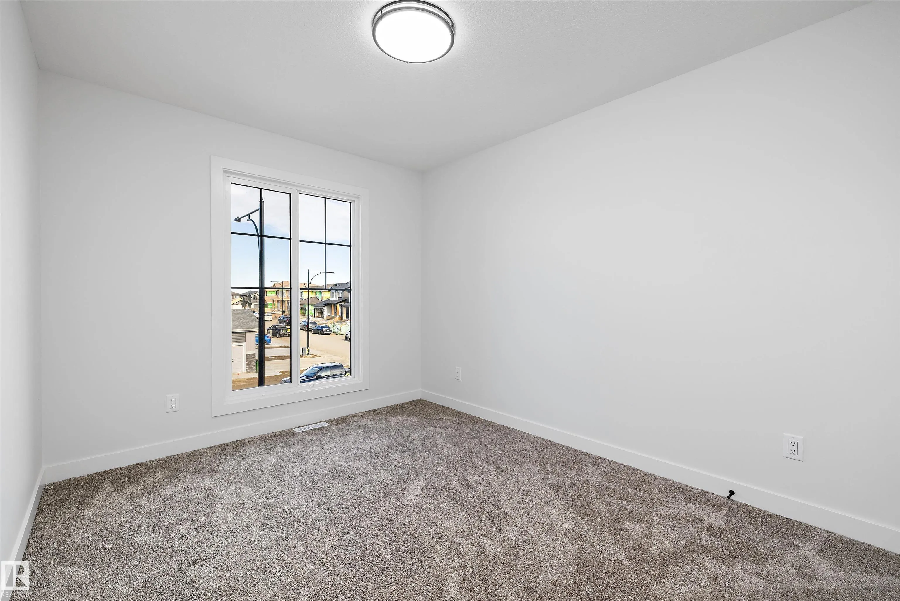 1745 Crossbill Loop
