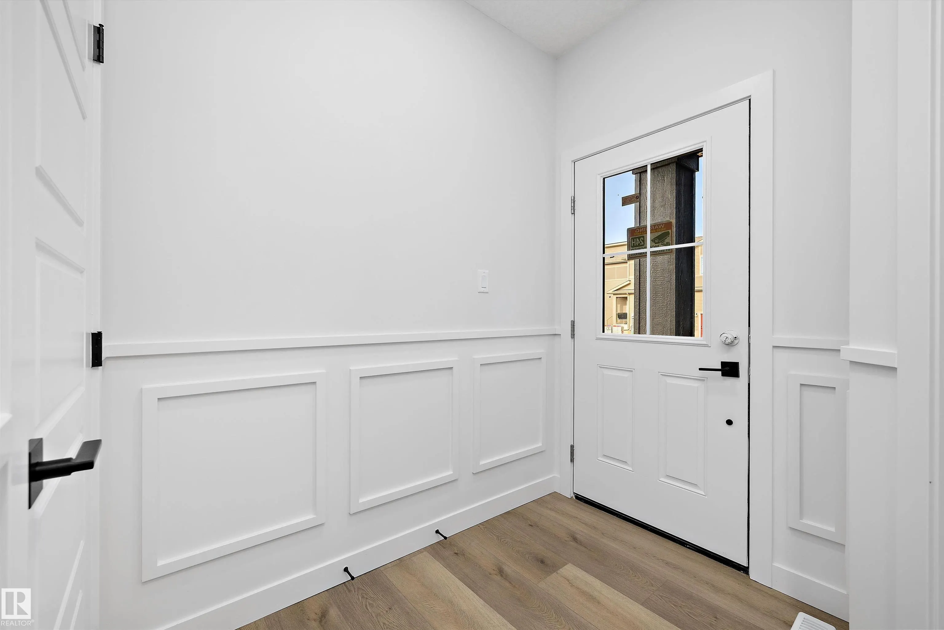 1753 Crossbill Loop