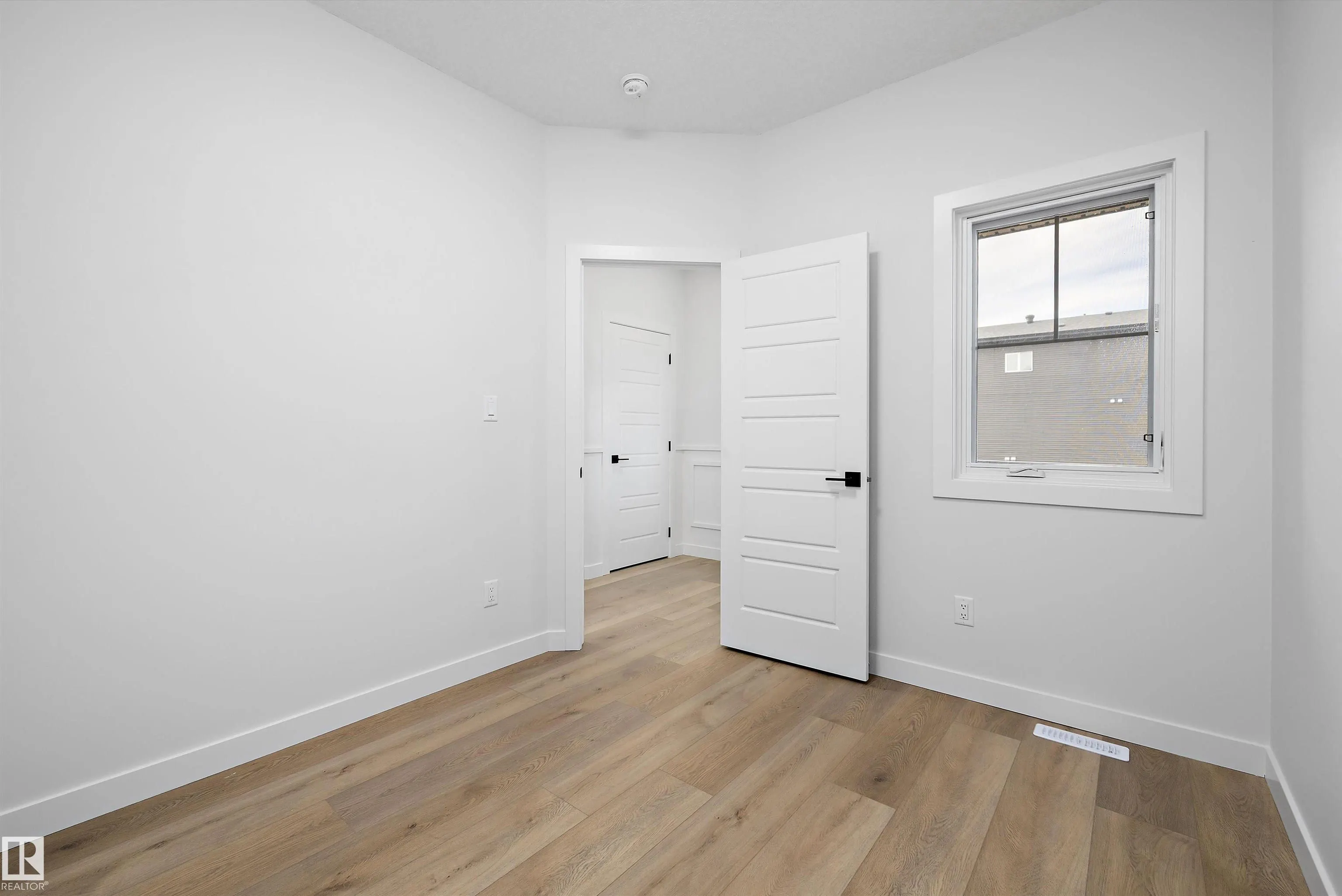 1753 Crossbill Loop