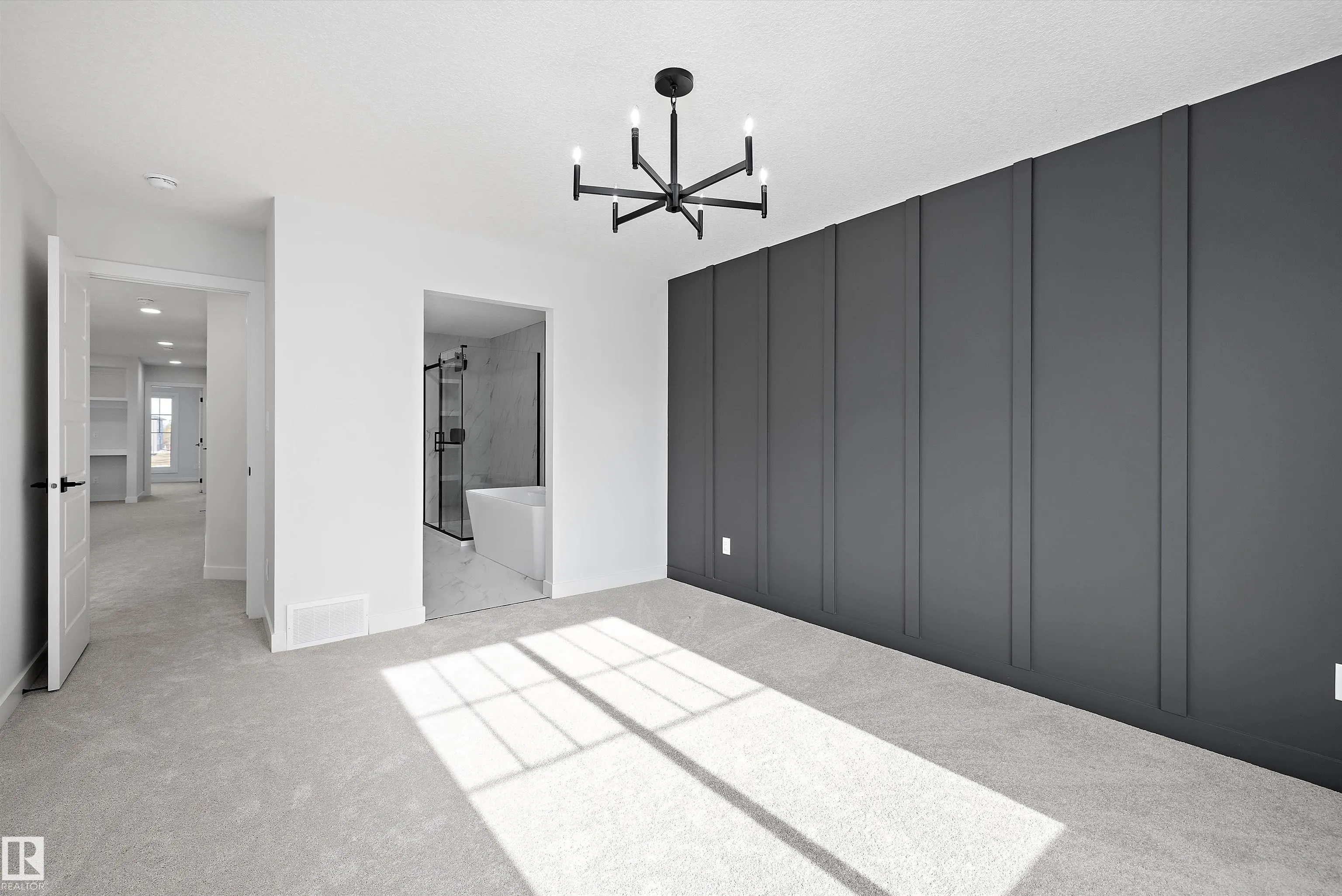 1753 Crossbill Loop