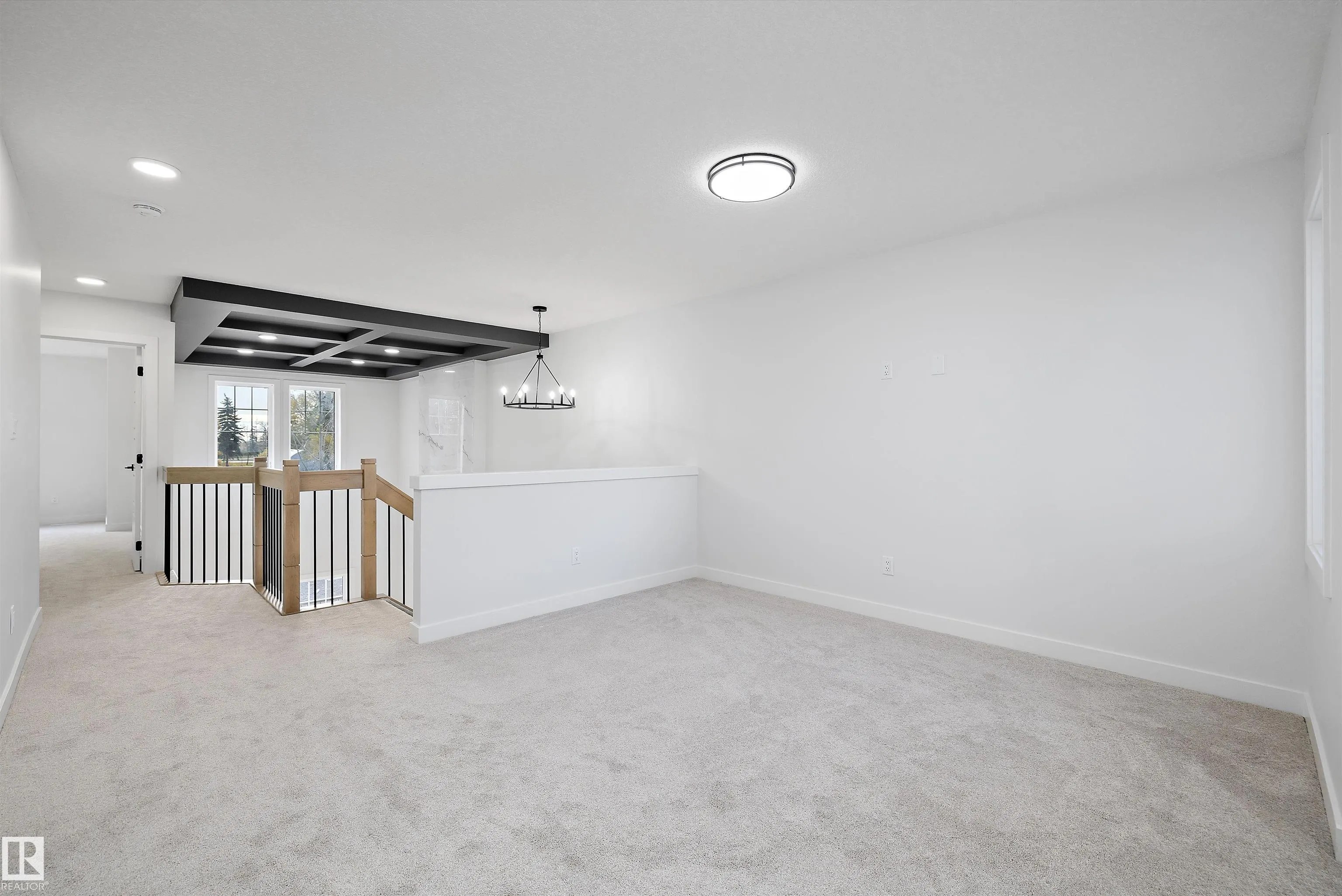 1753 Crossbill Loop