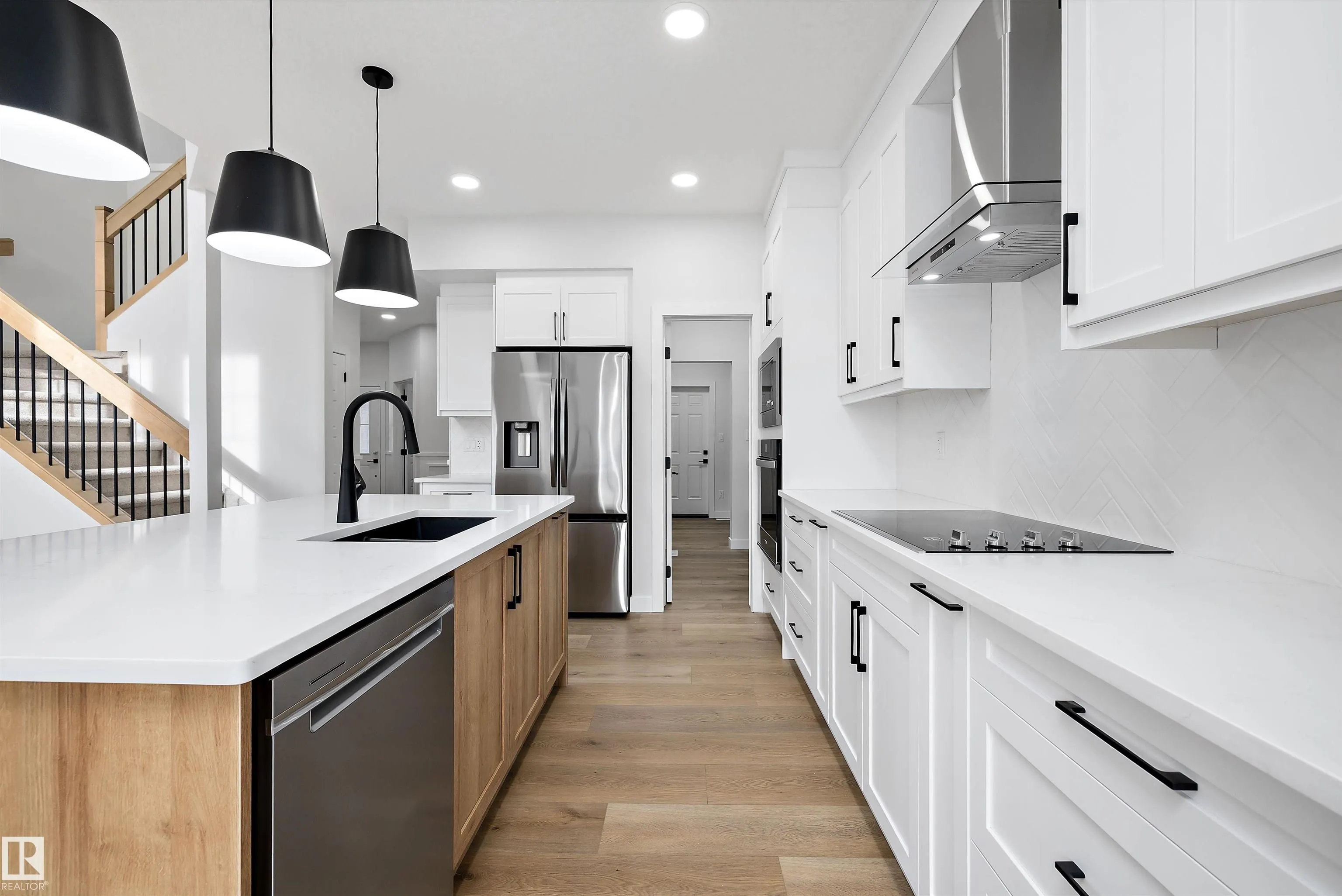 1753 Crossbill Loop