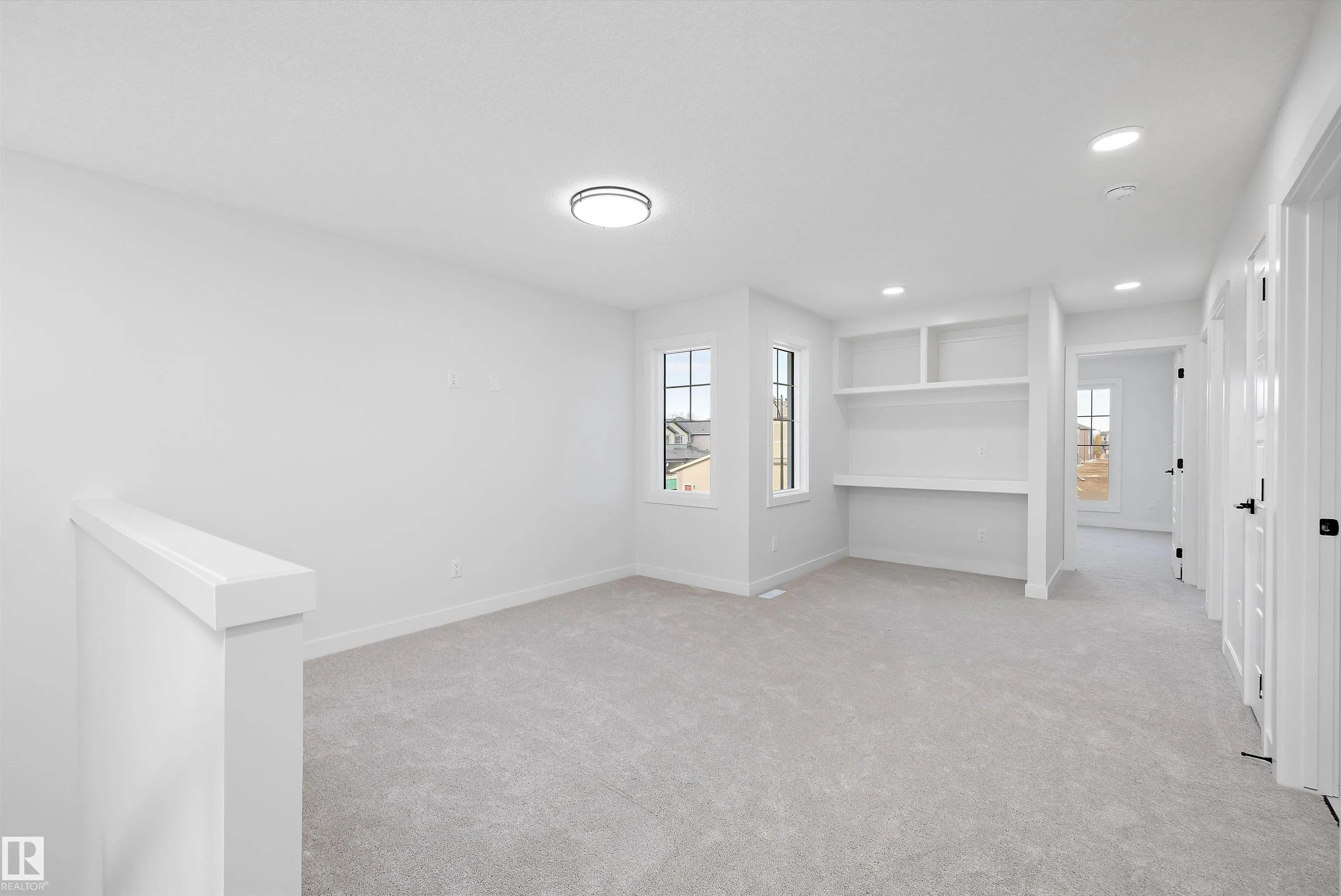 1753 Crossbill Loop