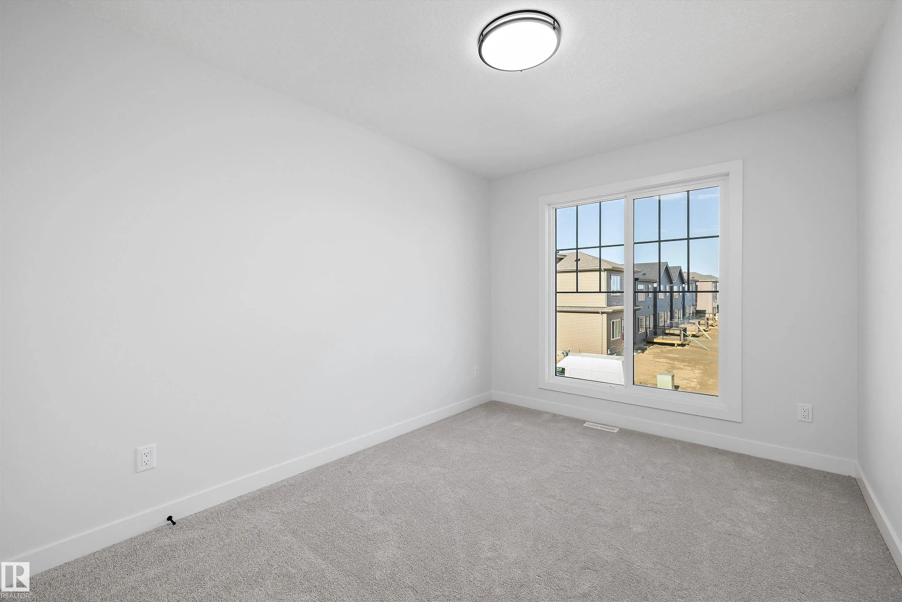 1753 Crossbill Loop