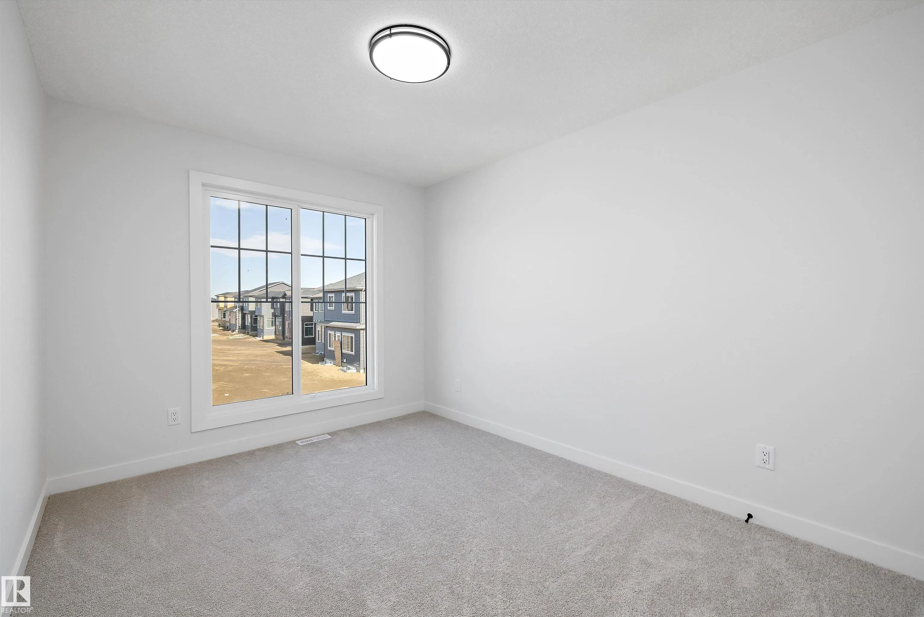 1753 Crossbill Loop