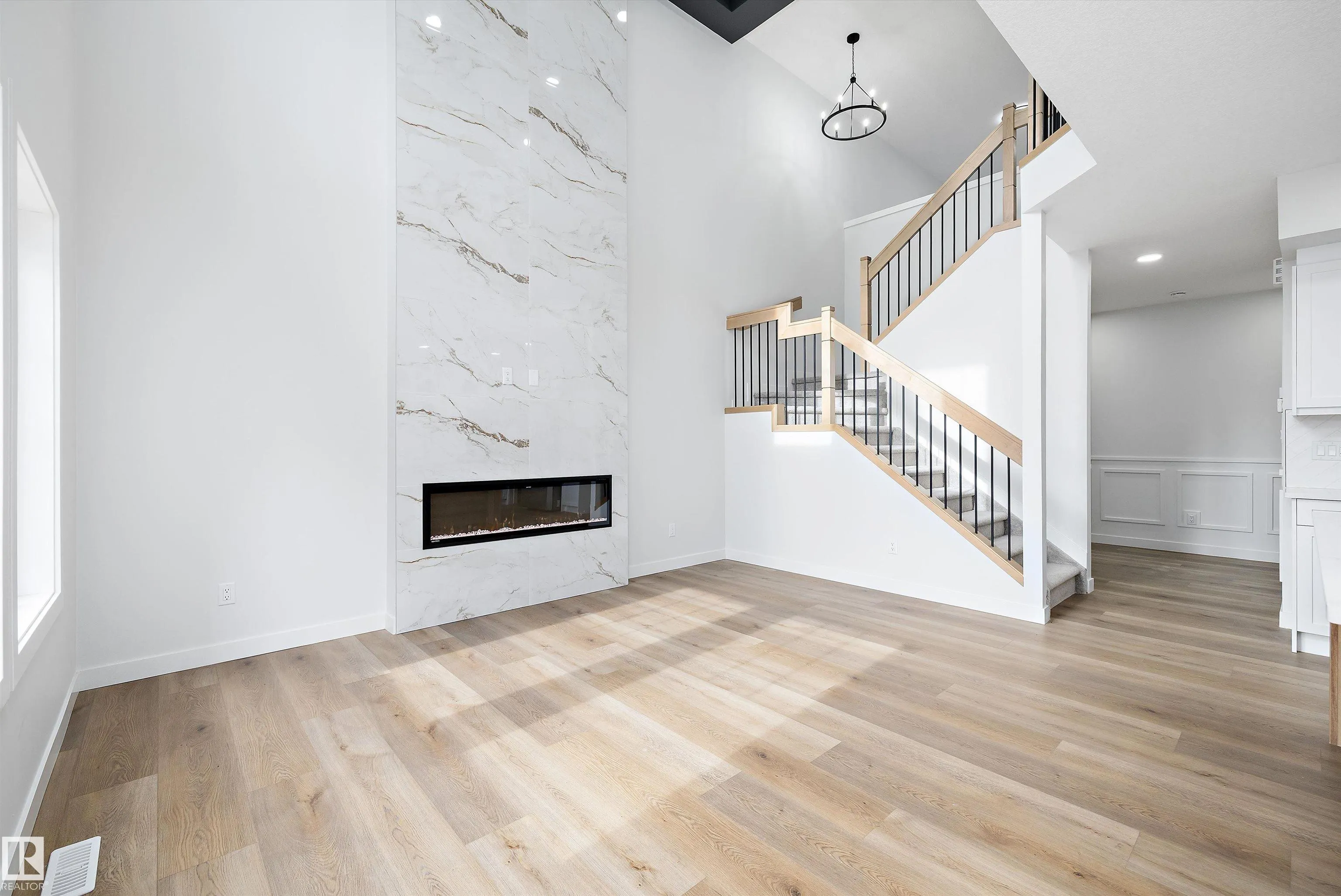1753 Crossbill Loop